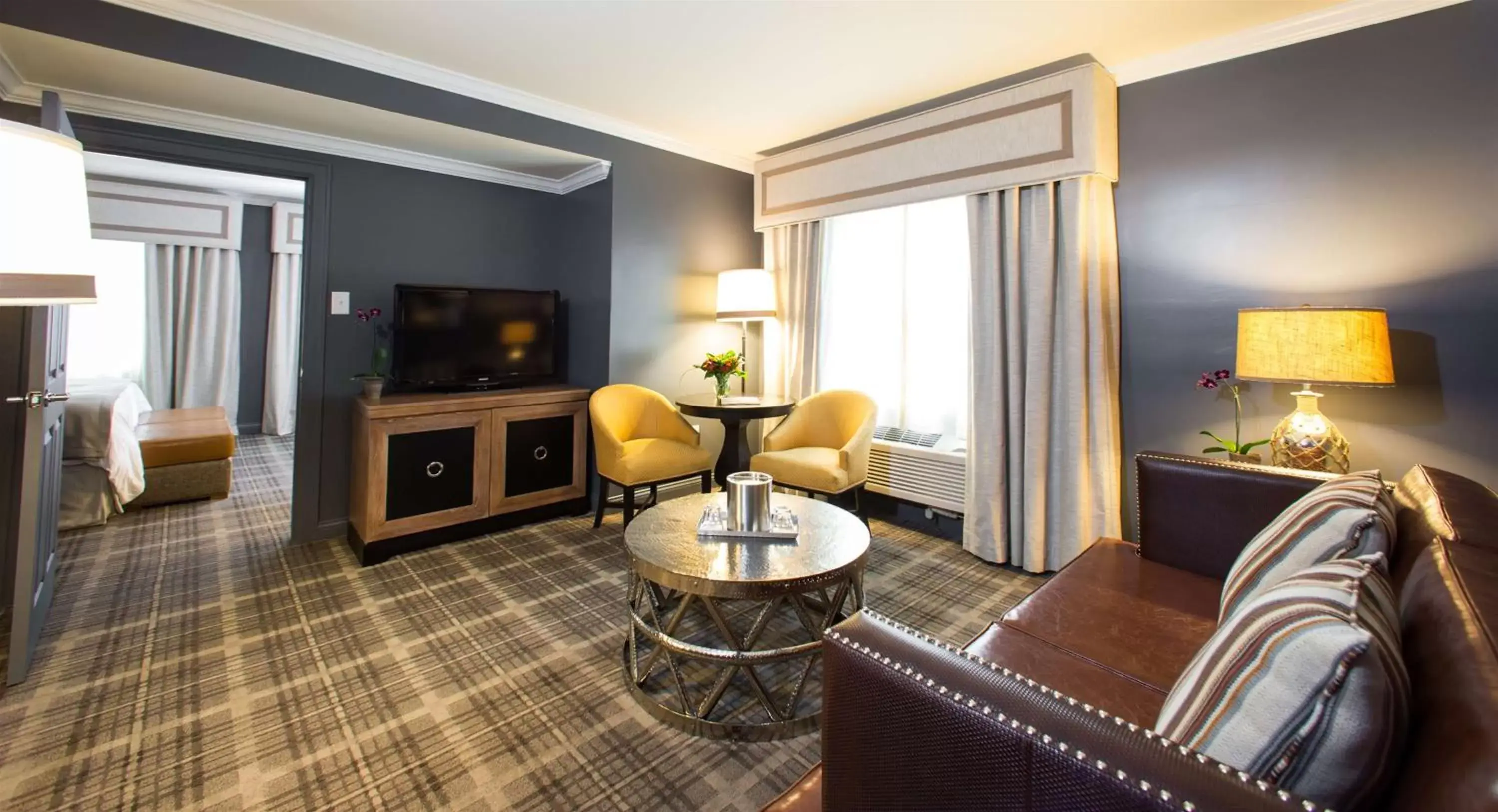 Living room in The Campbell House Lexington, Curio Collection by Hilton Living room in The Campbell House Lexington, Curio Collection by Hilton