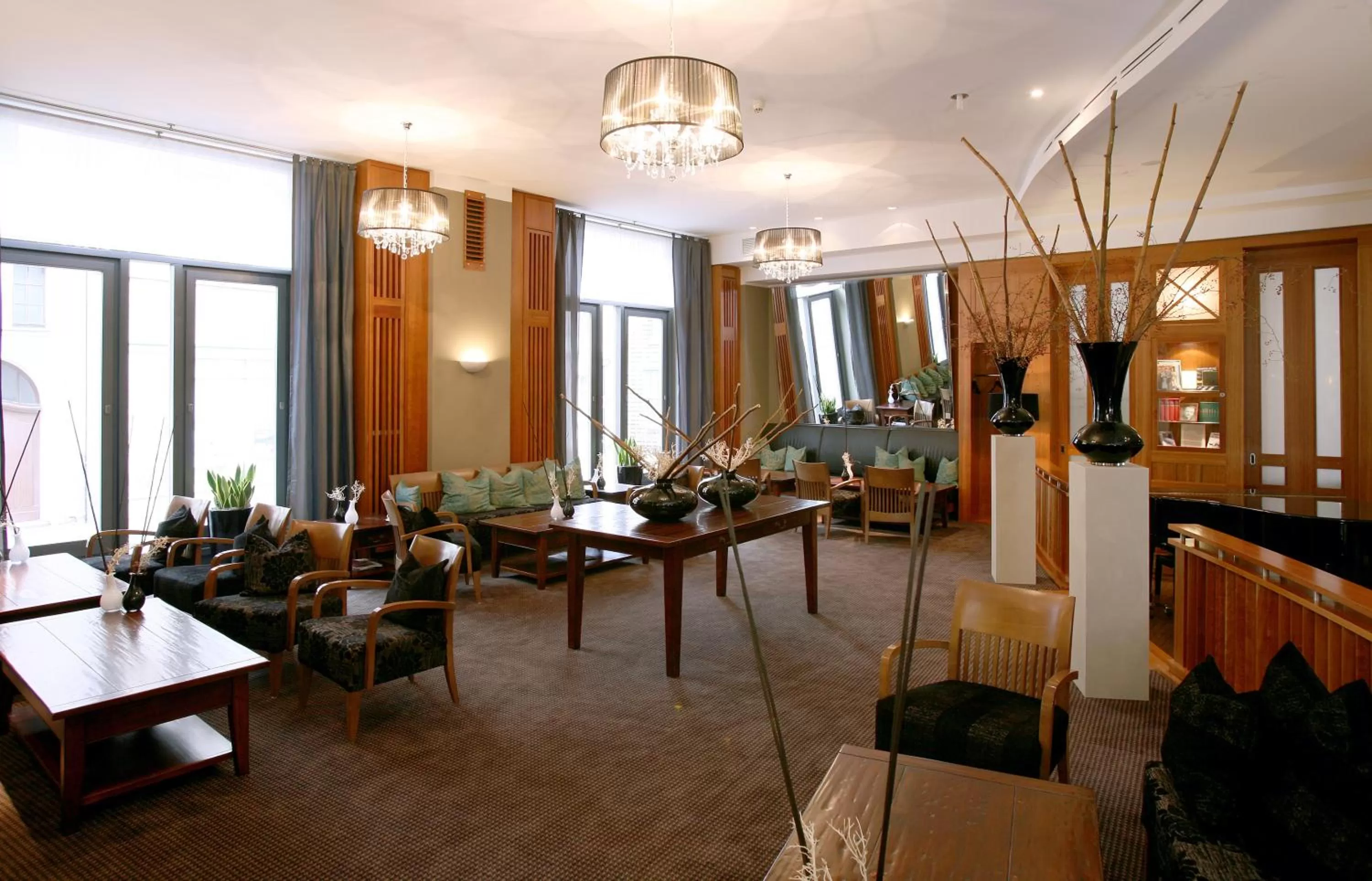 Lounge or bar in Vienna House by Wyndham Sonne Rostock