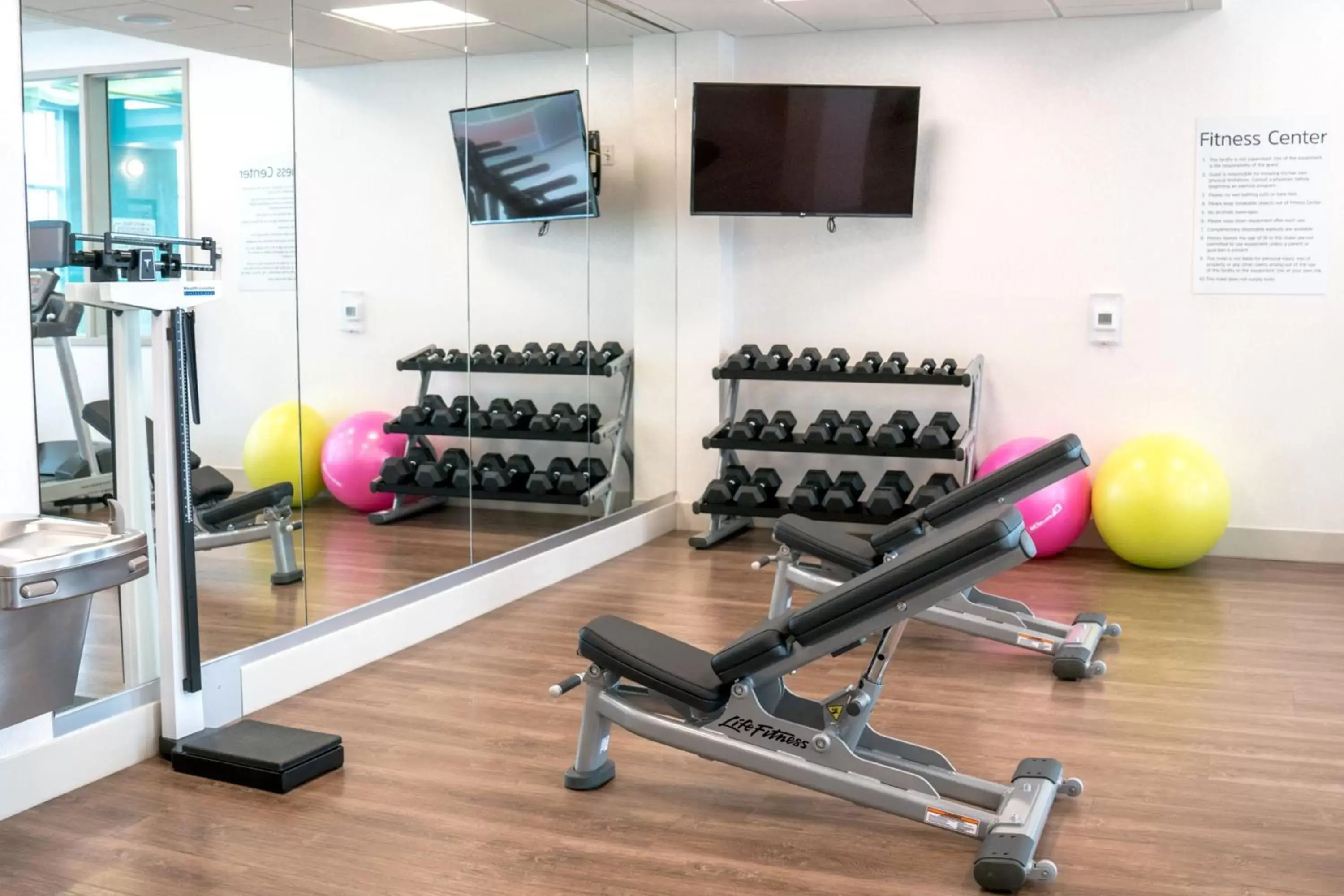 Fitness centre/facilities, Fitness Center/Facilities in Holiday Inn Express & Suites - Brandon, an IHG Hotel