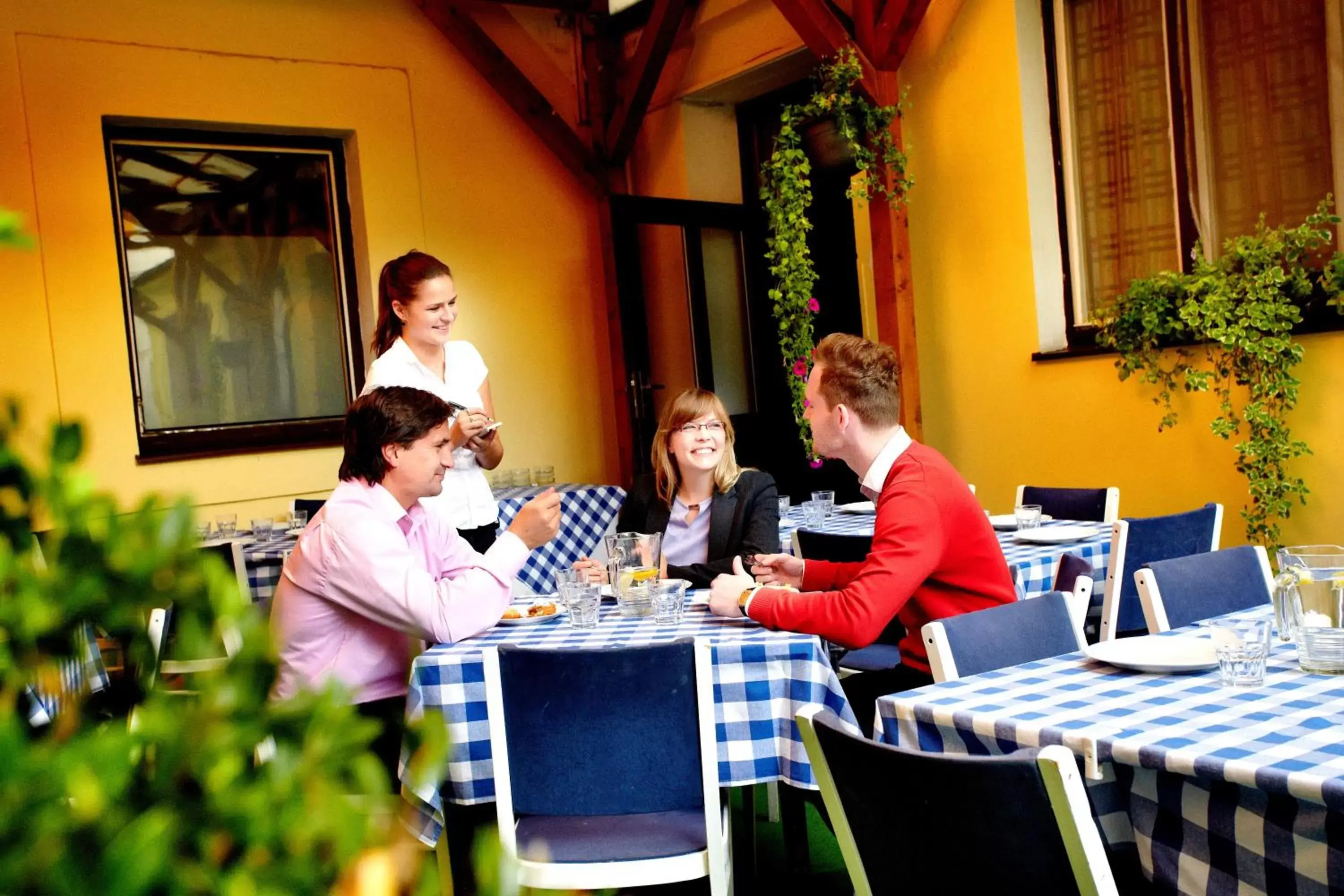 Inner courtyard view, Restaurant/Places to Eat in Hotel Merkur - Czech Leading Hotels