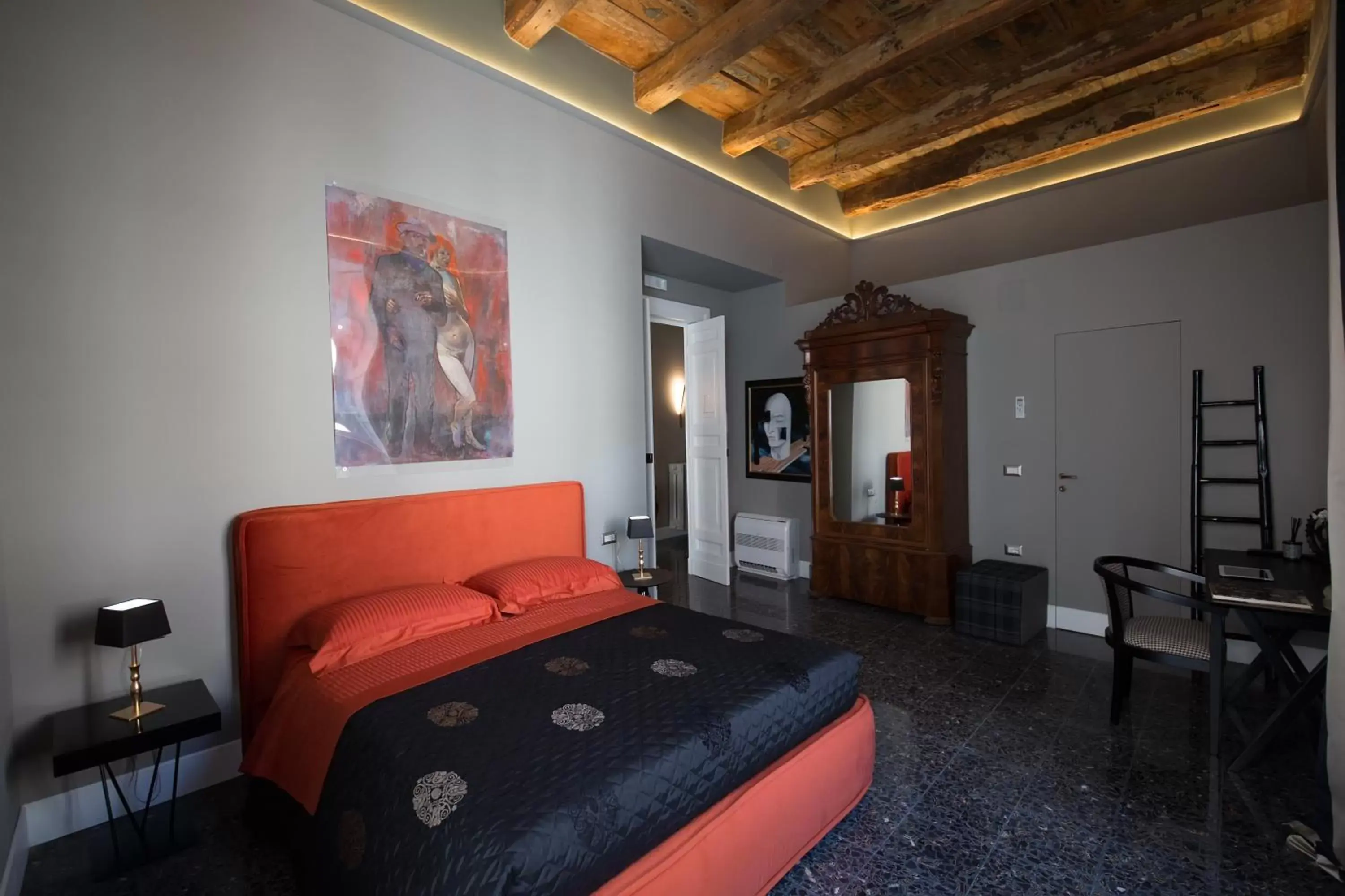 Bed in Palazzo Cannavina Suite & Private SPA