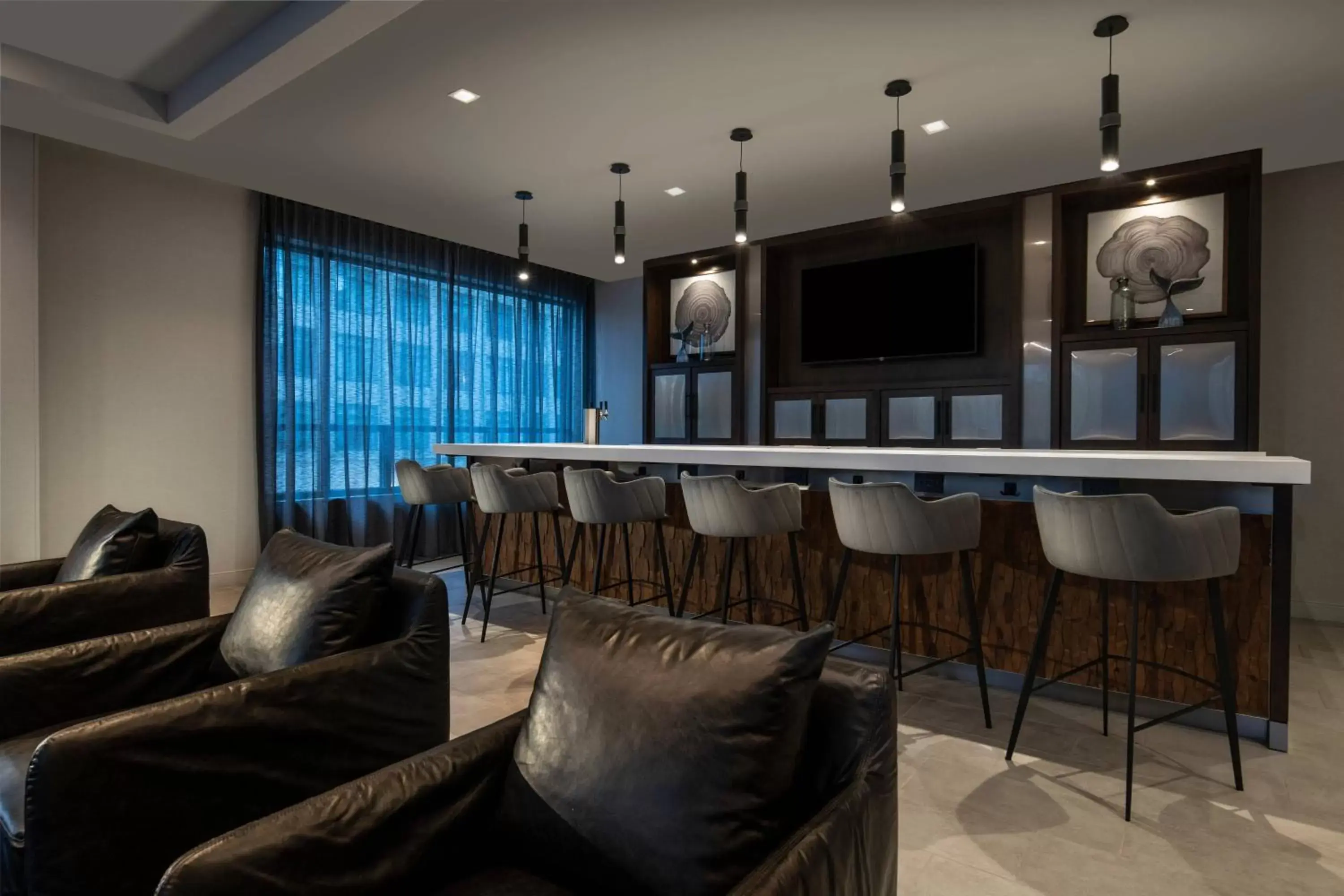 Lounge or bar in TownePlace Suites by Marriott Boston Medford