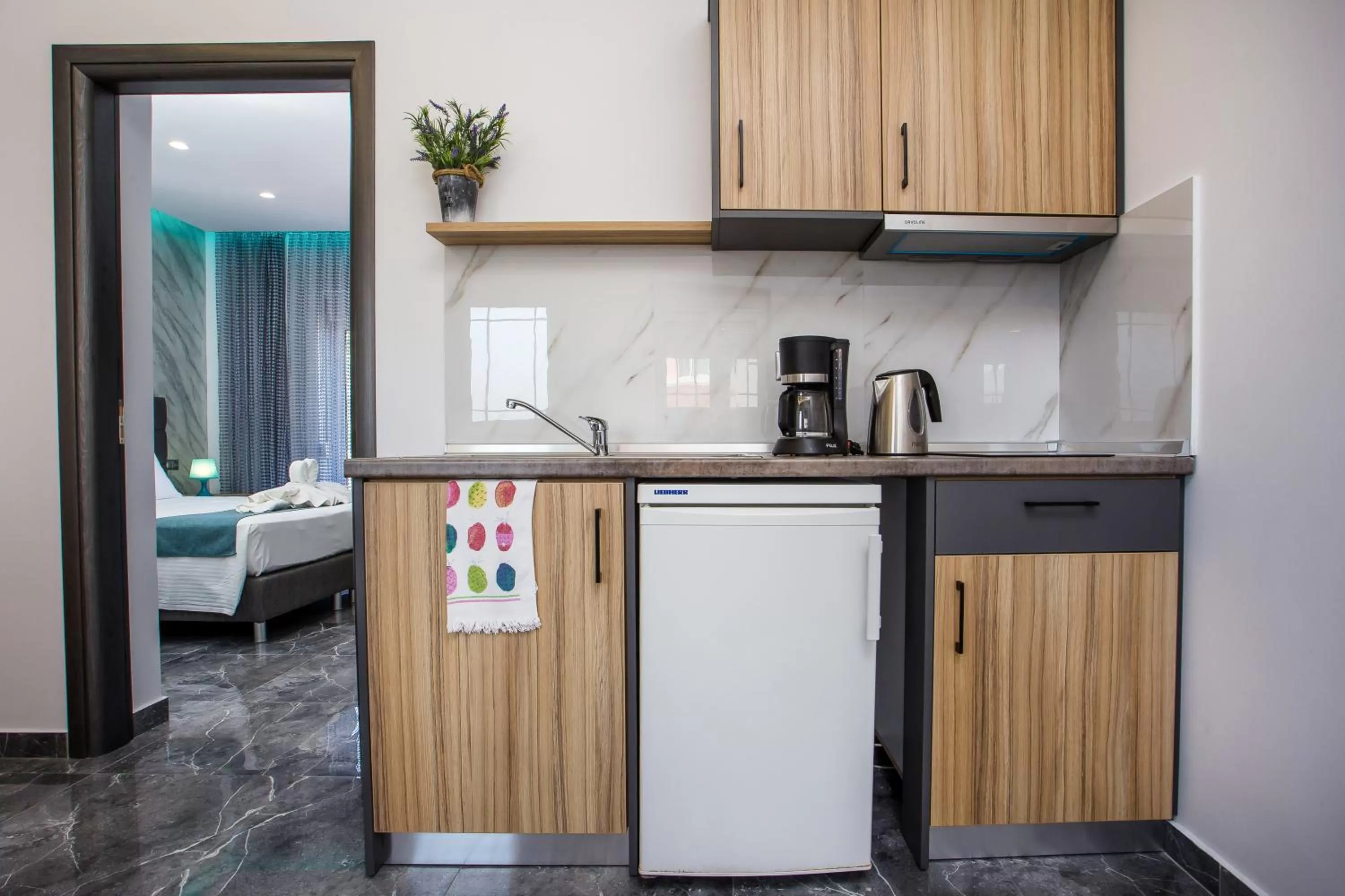 Kitchen or kitchenette, Bed in Platoni Elite