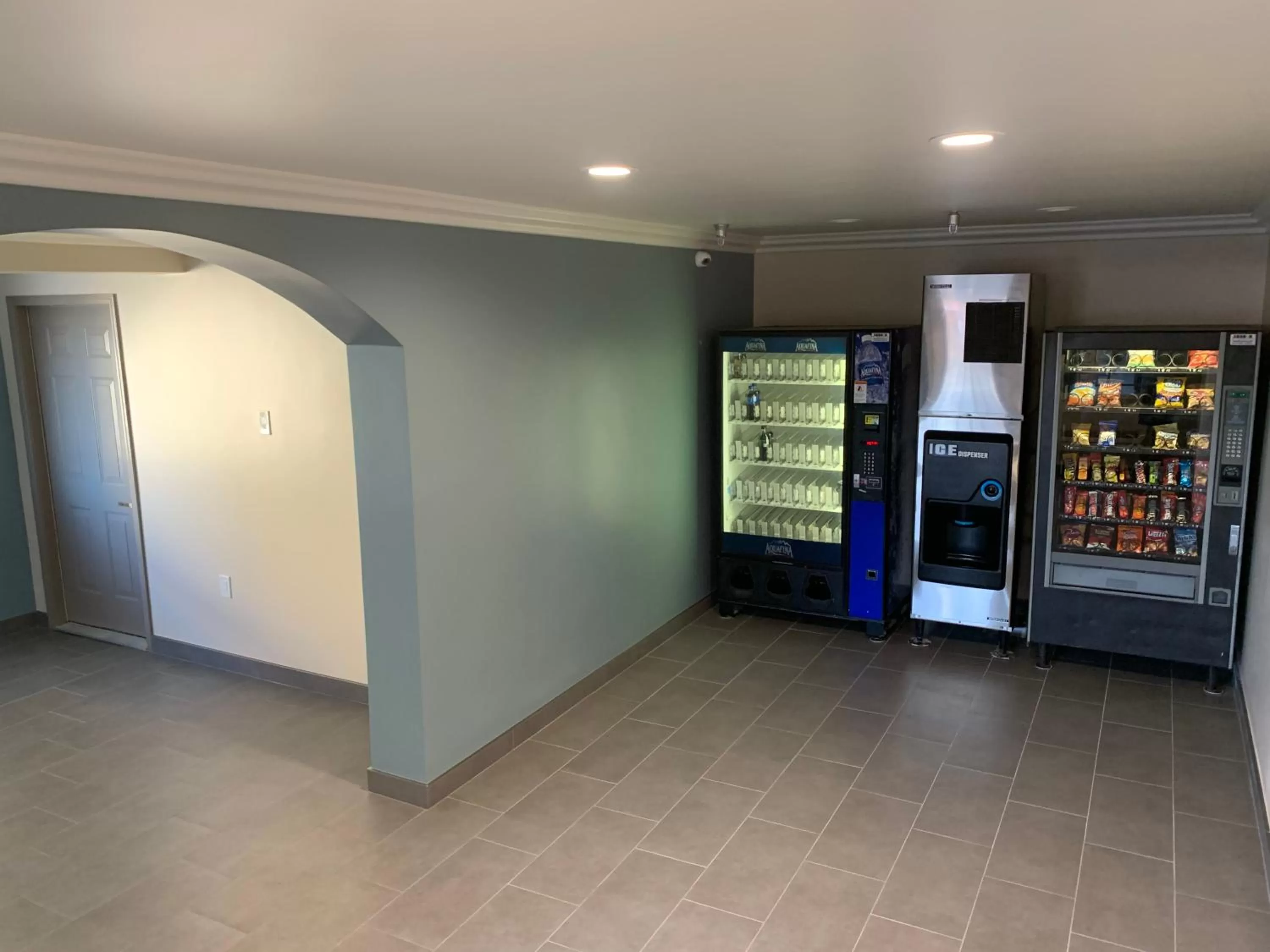 Industry Inn & Suites