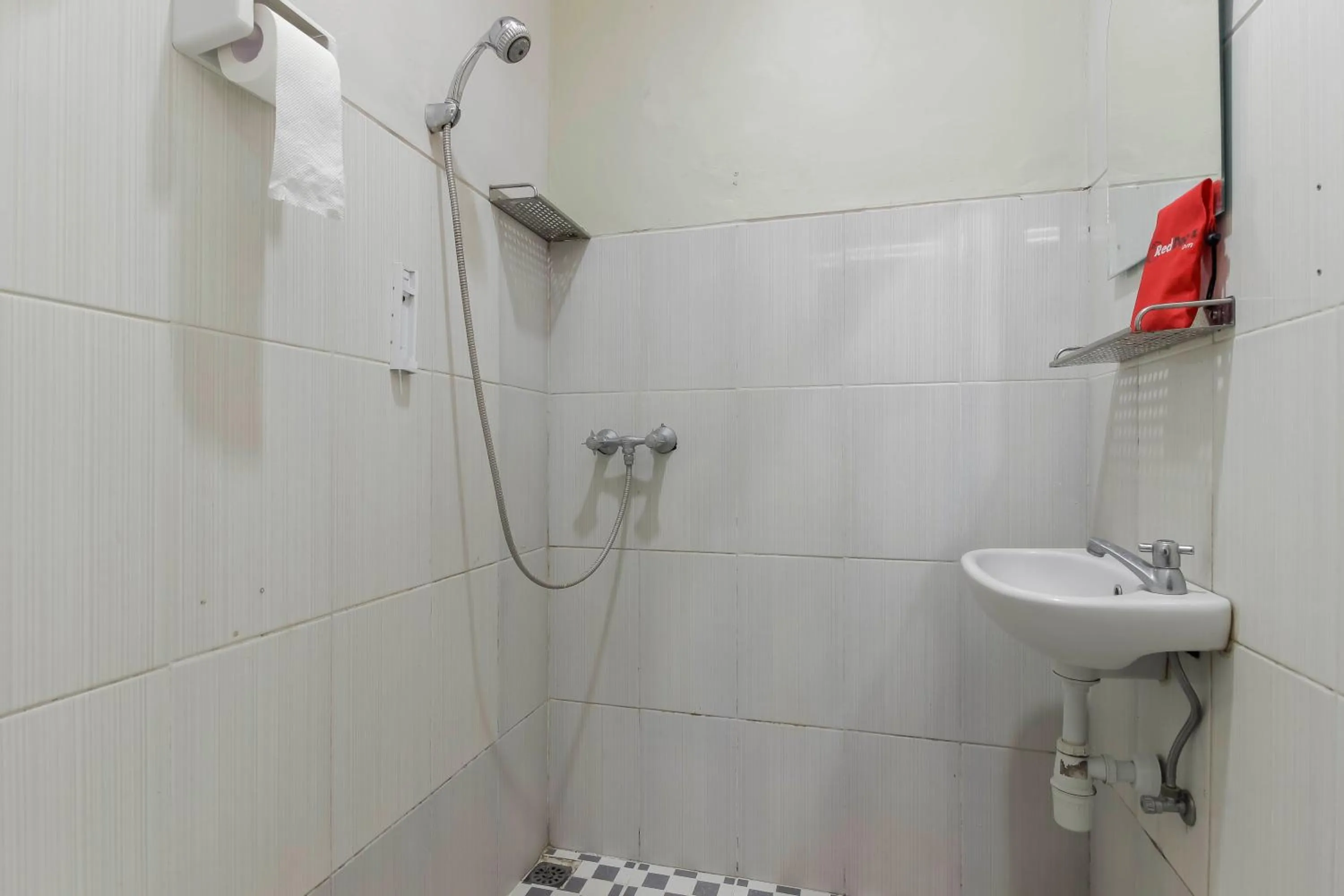 Bathroom in RedDoorz Plus near Lippo Cikarang Mall