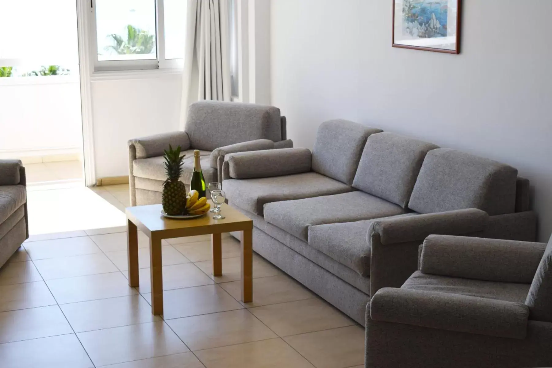 Living room, Seating Area in Sun Hall Beach Hotel Apartments