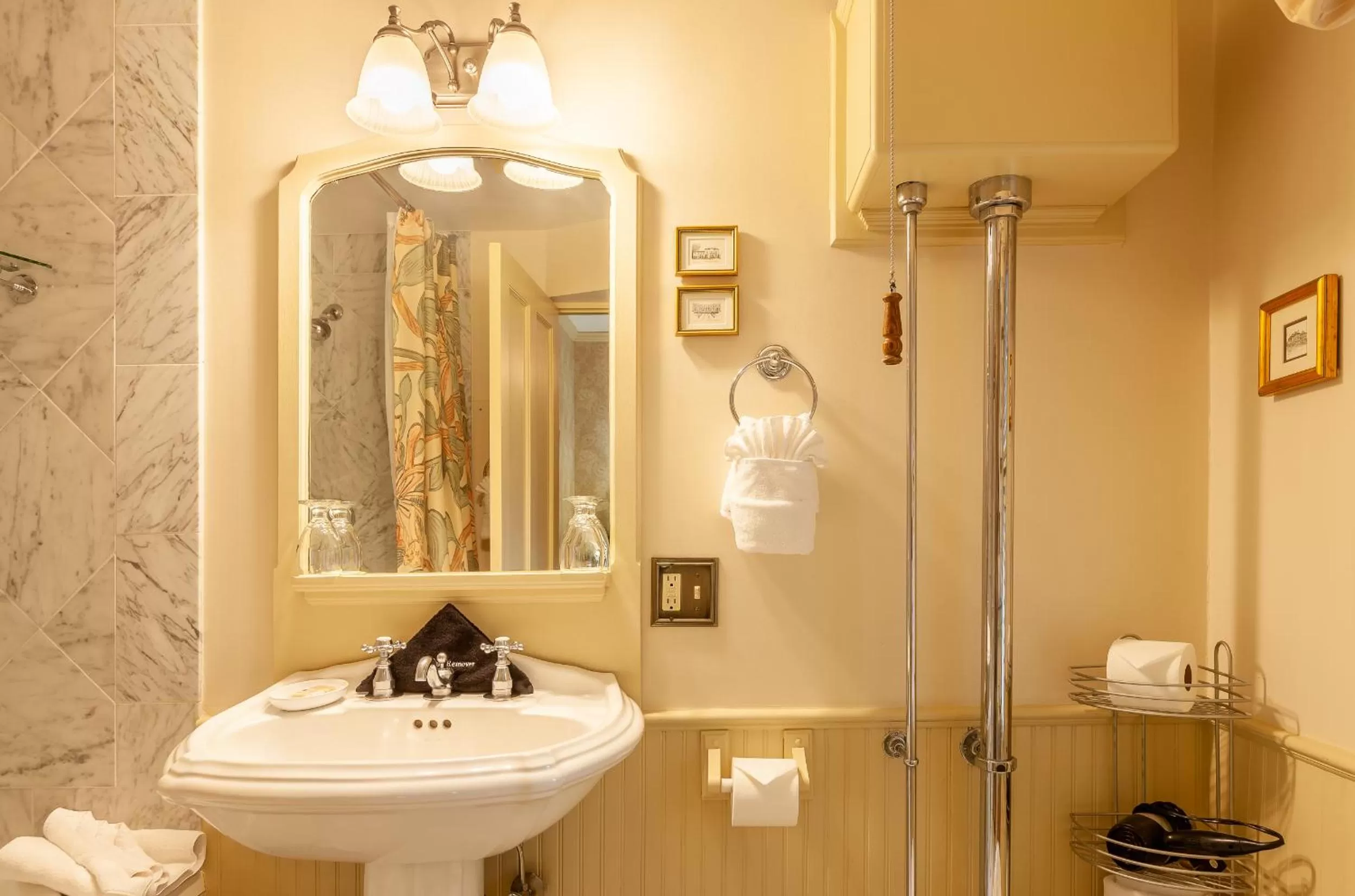 Bathroom in Ivy Lodge