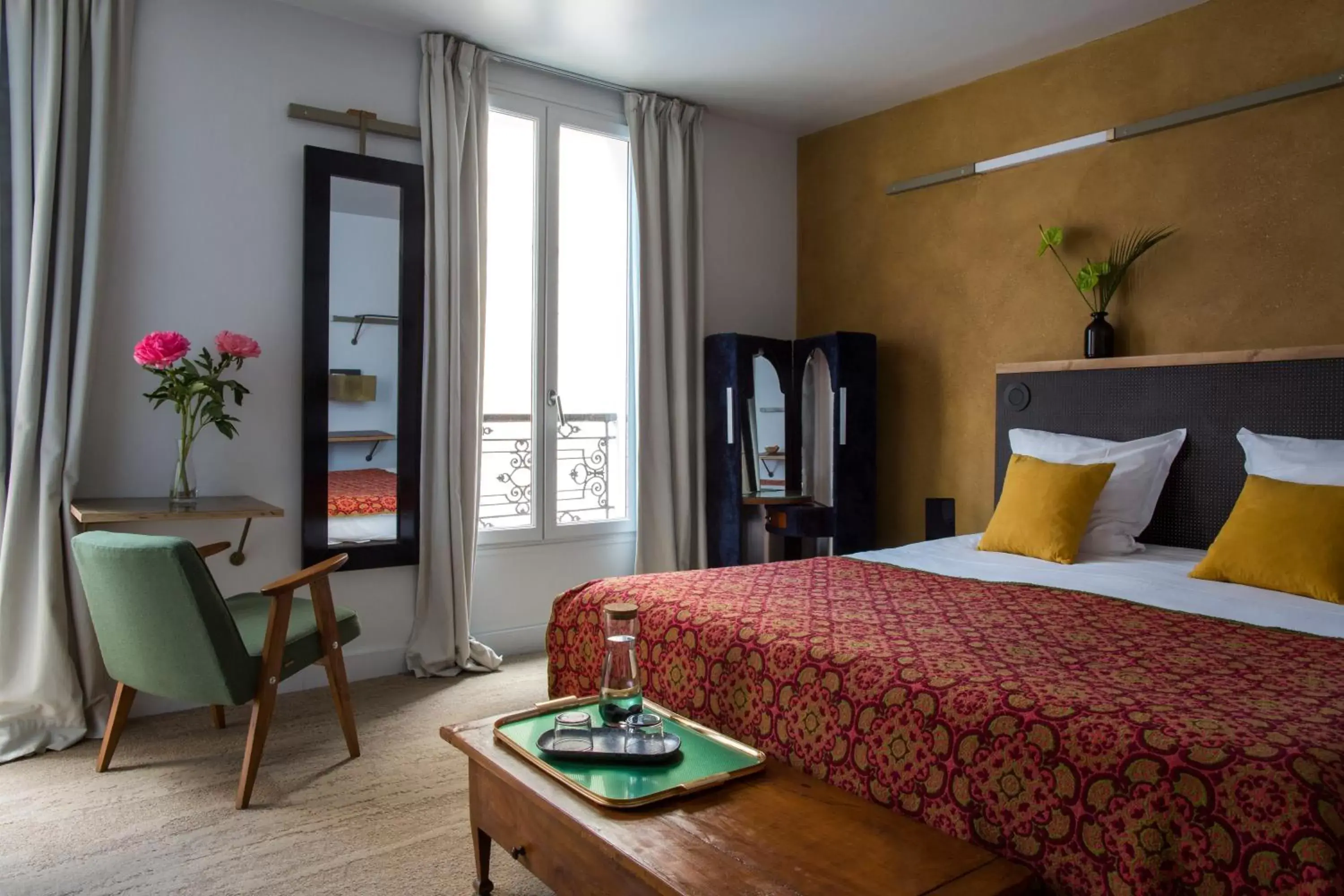 Bed in Hôtel La Nouvelle République & Hammam