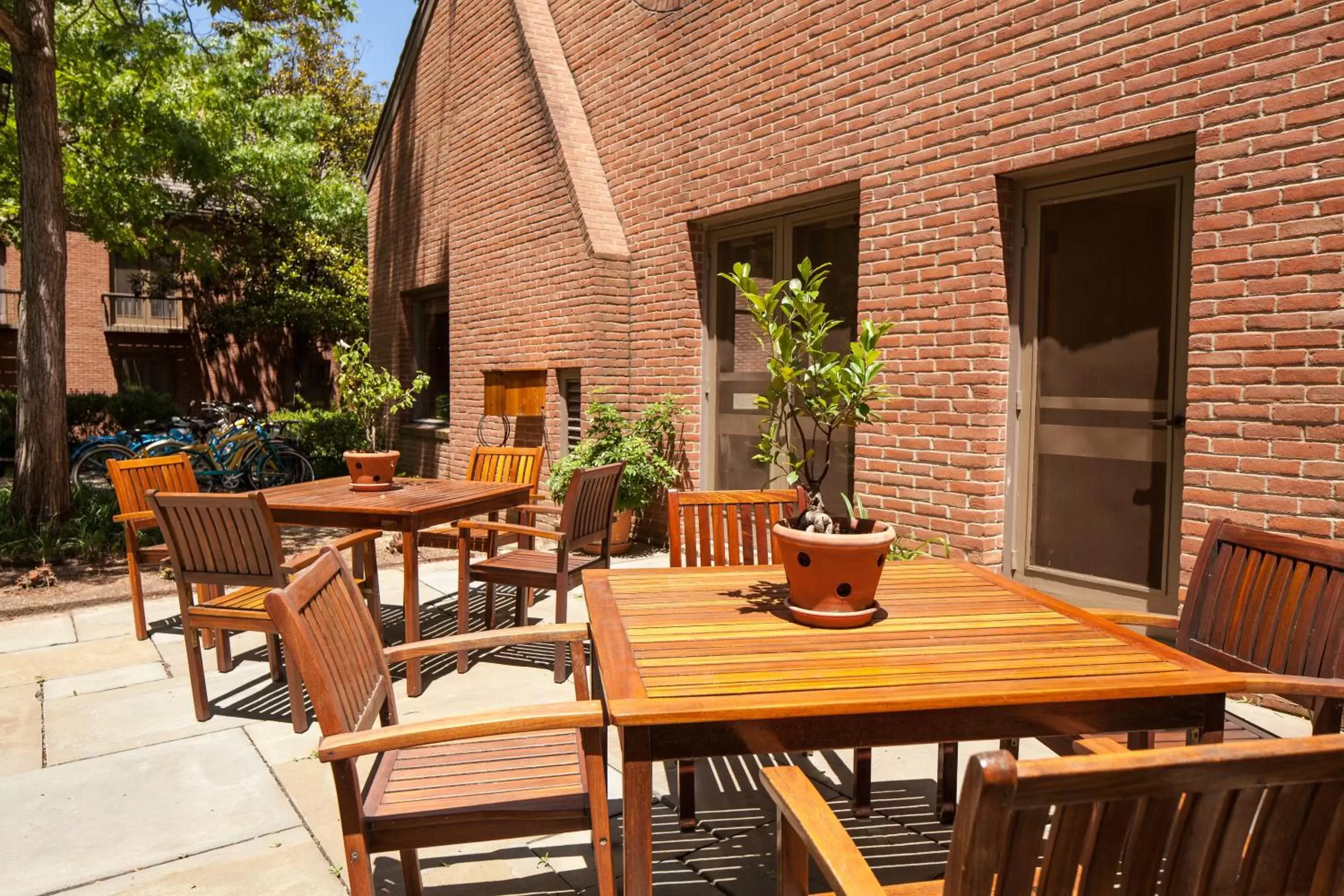 Seating area, Restaurant/Places to Eat in New Harmony Inn Resort and Conference Center