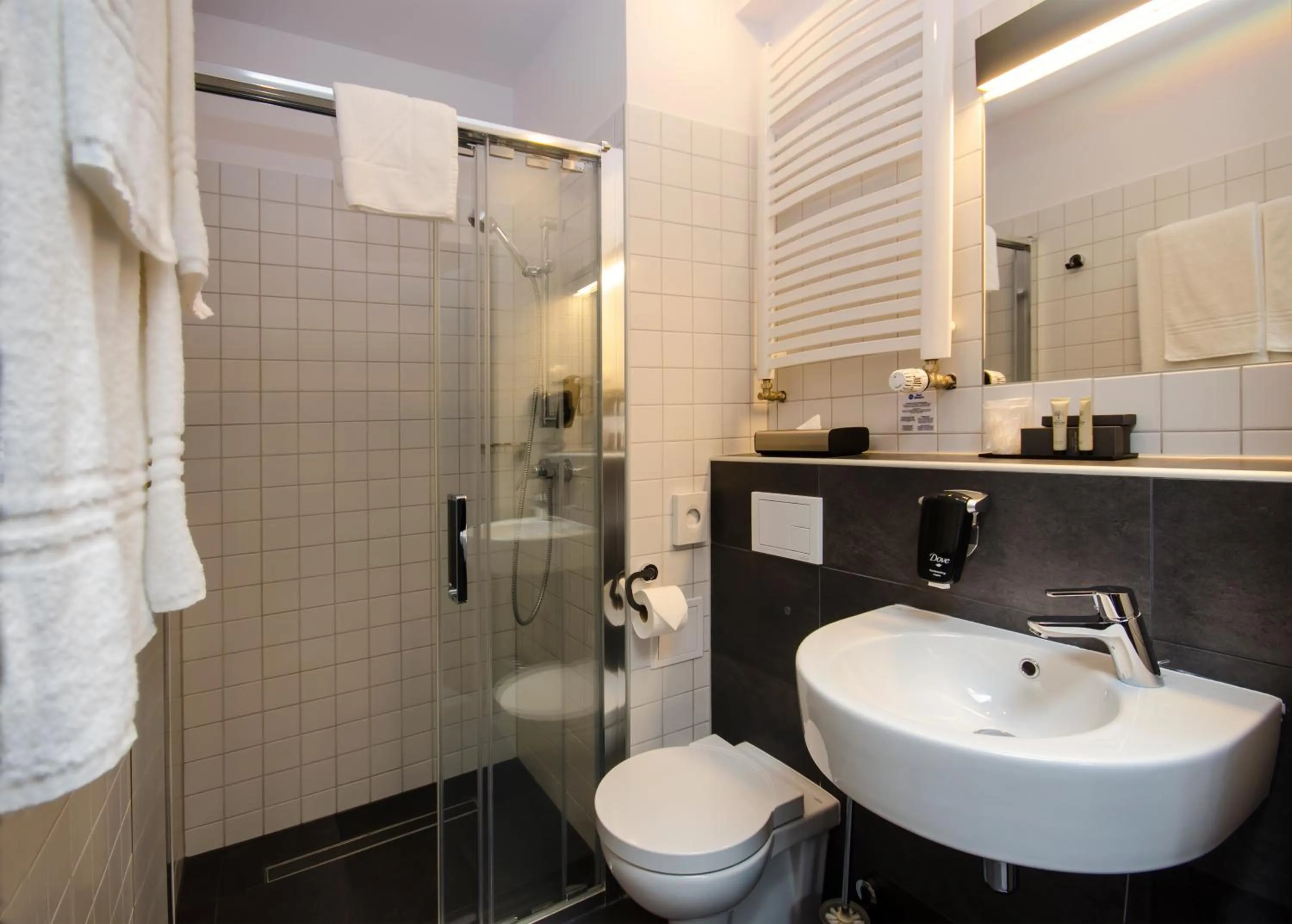 Shower in Best Western Hotel Mariacki Katowice