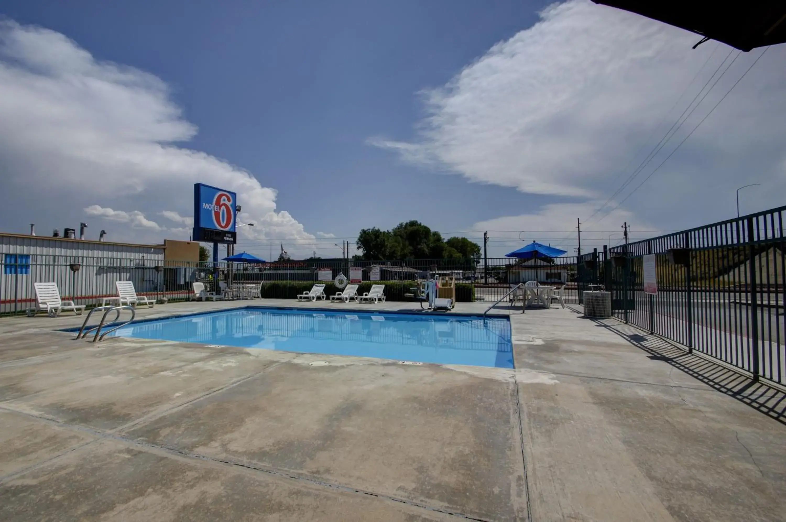 Swimming Pool in Motel 6-Salt Lake City, UT - West - Airport