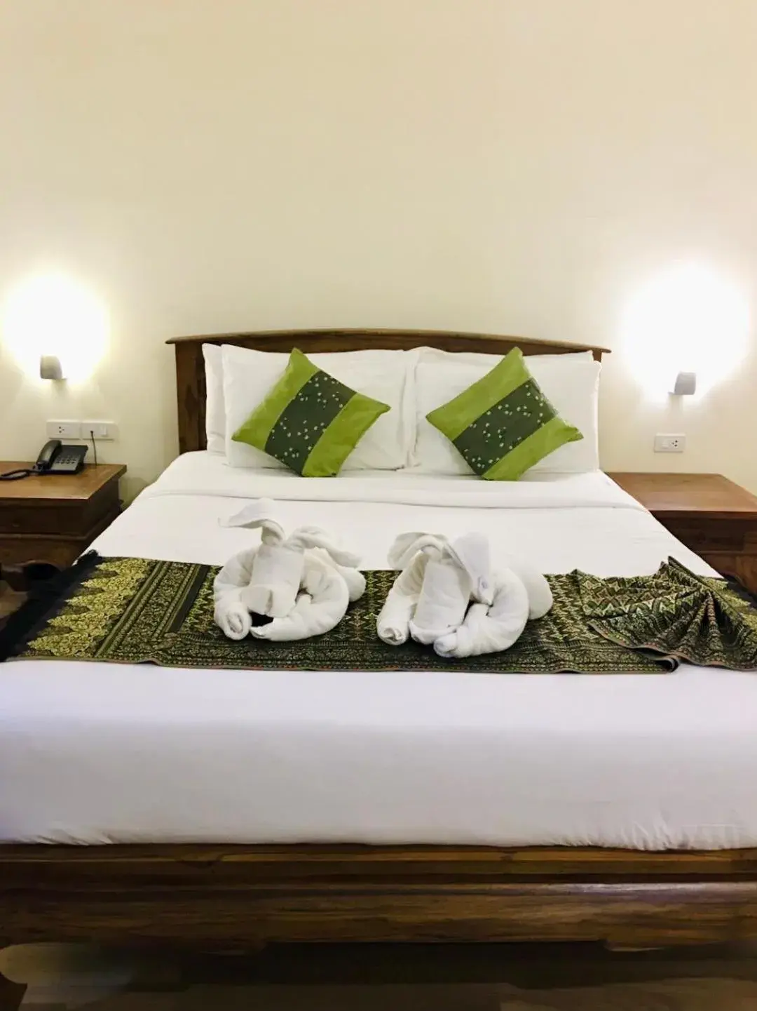 Bed in Samui Bayview Resort & Spa