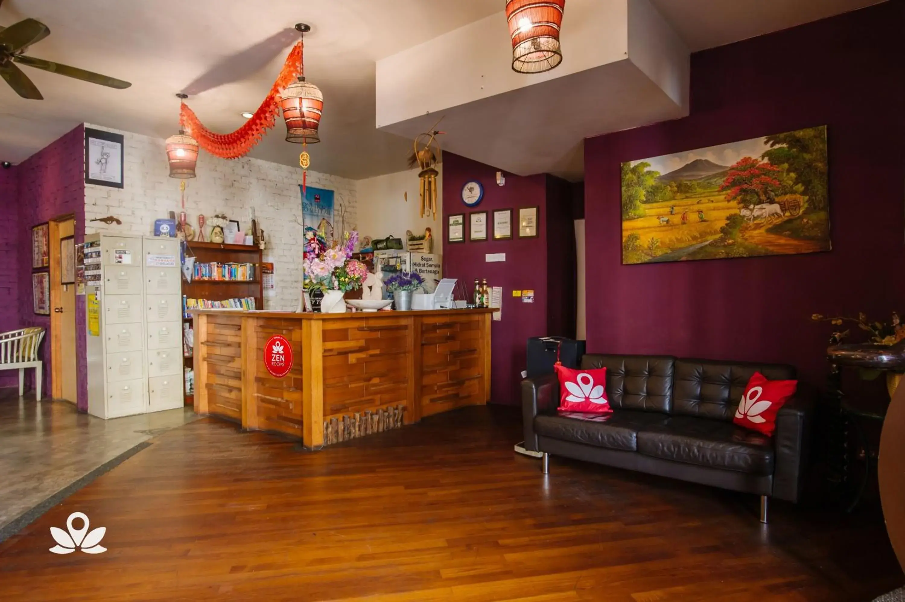 Living room, Lobby/Reception in The Explorers Guesthouse