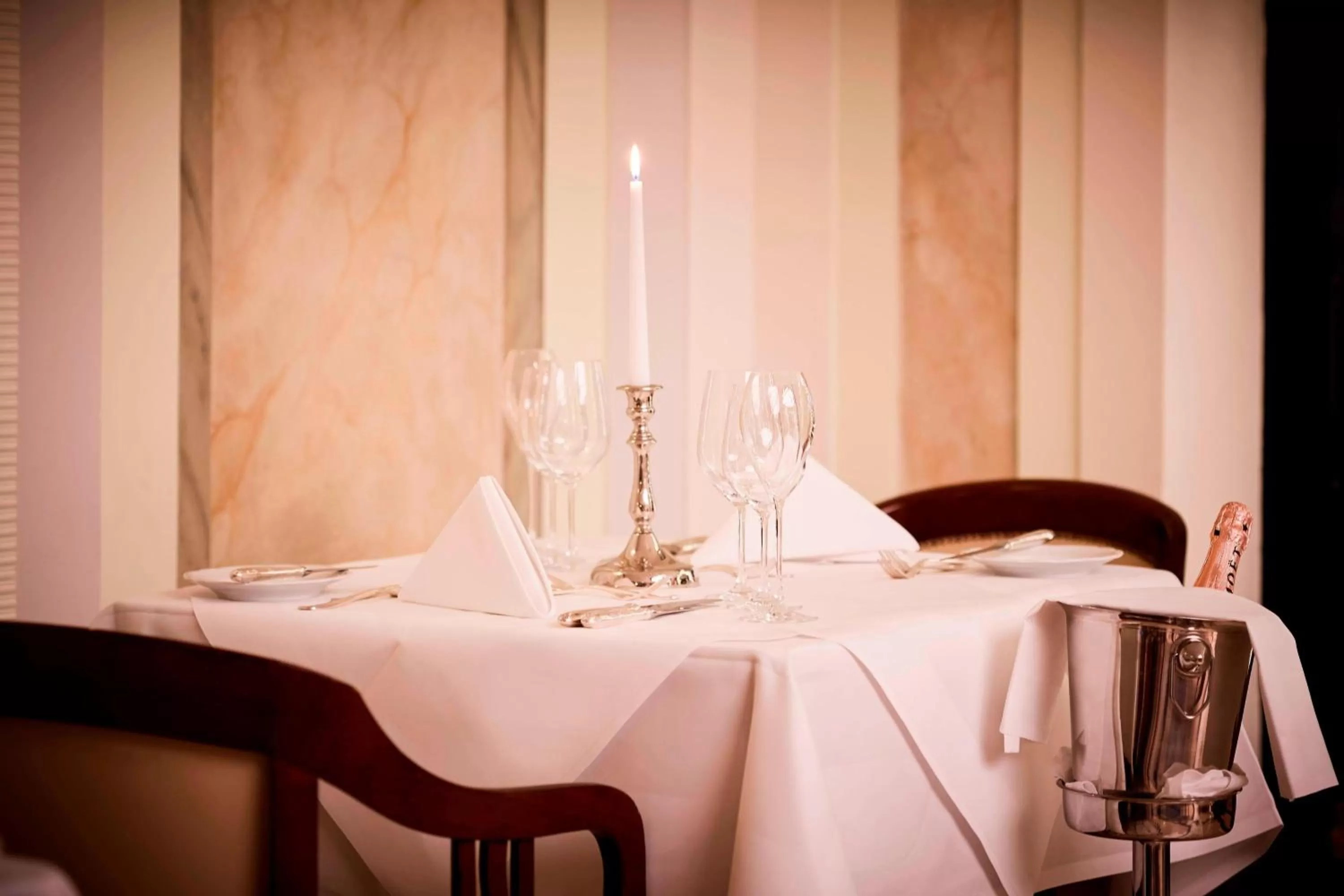 Restaurant/places to eat in Le Méridien Grand Hotel Nürnberg