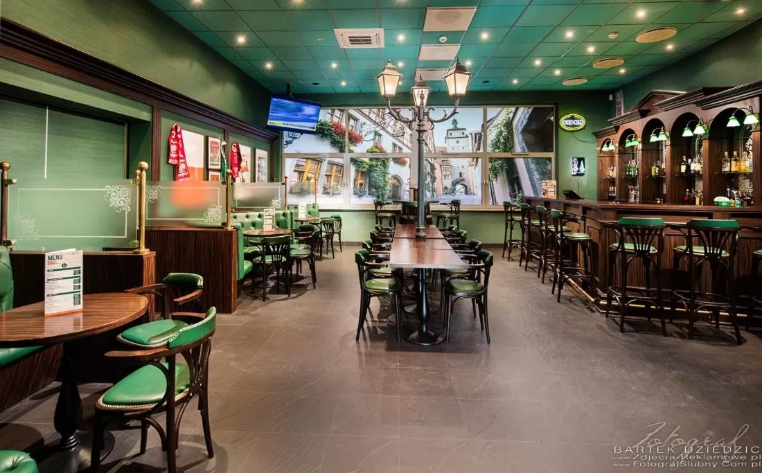 Lounge or bar in Hotel Victor Pruszków DeSilva
