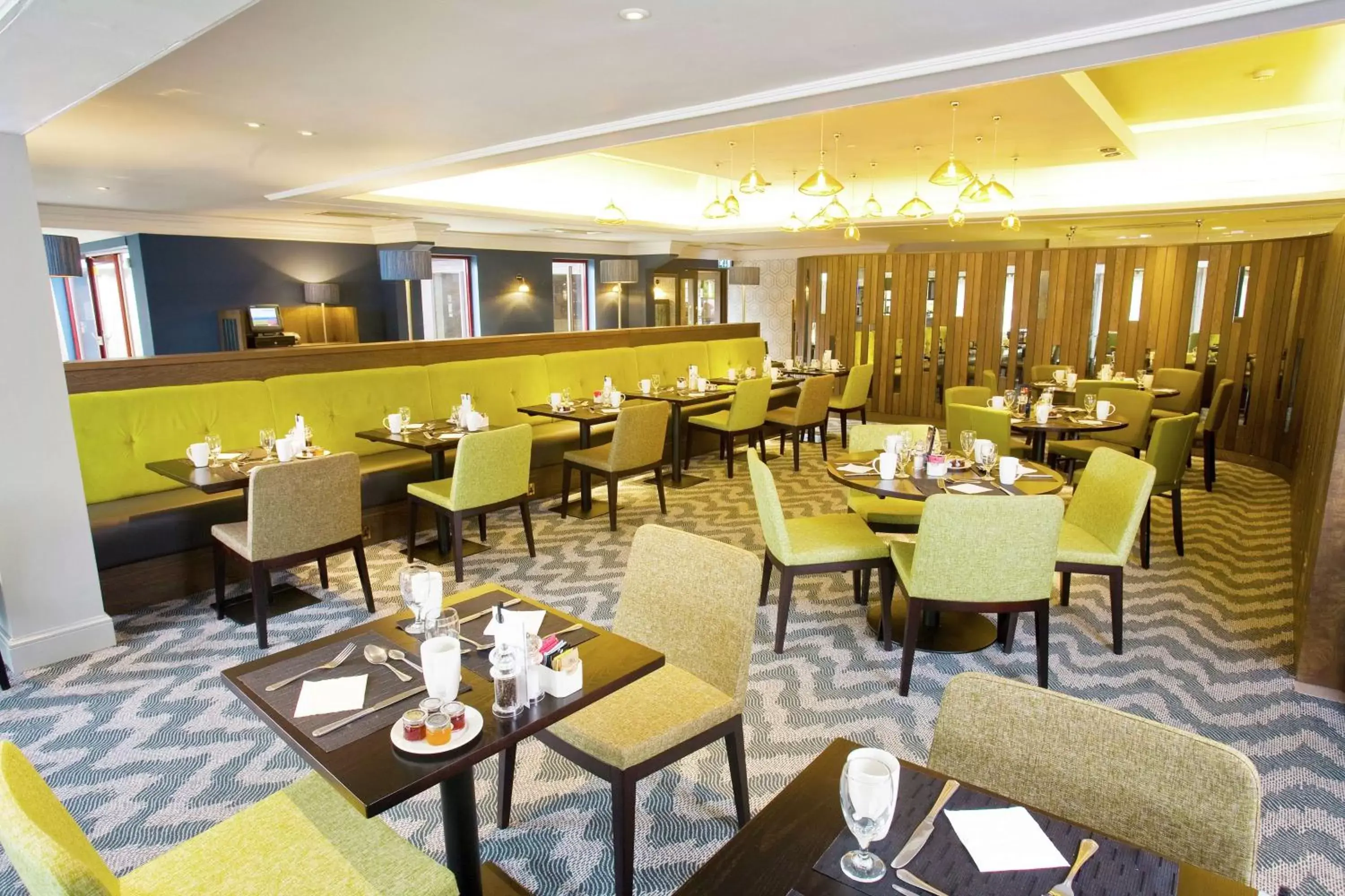 Dining area, Restaurant/Places to Eat in DoubleTree by Hilton Bristol North