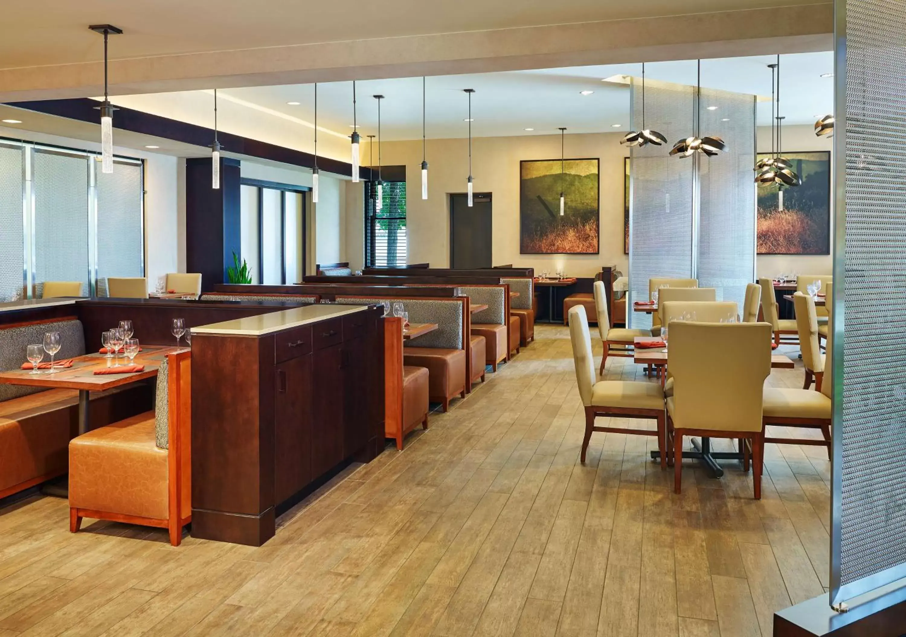 Dining area, Restaurant/Places to Eat in DoubleTree by Hilton San Antonio Airport