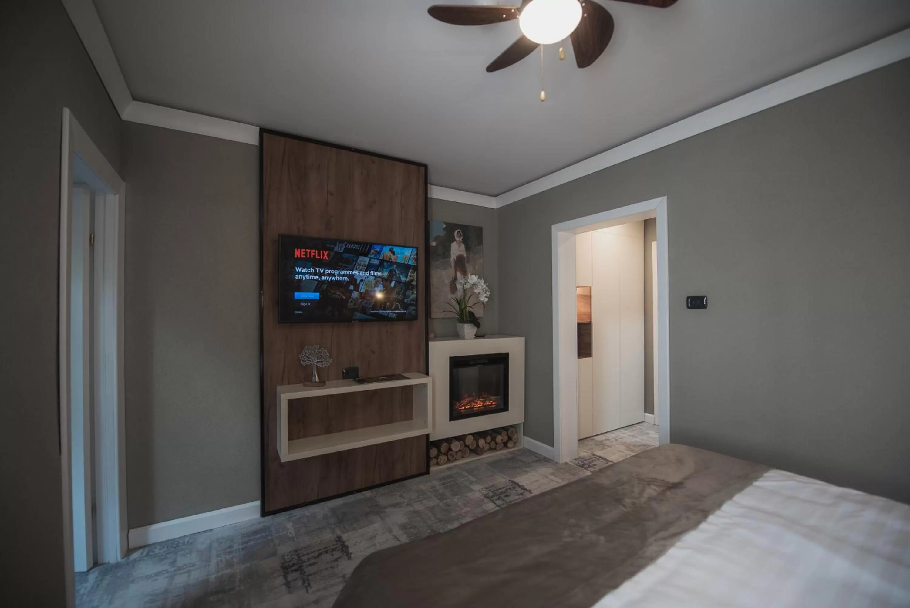 Bedroom, Bed in Elexus Boutique