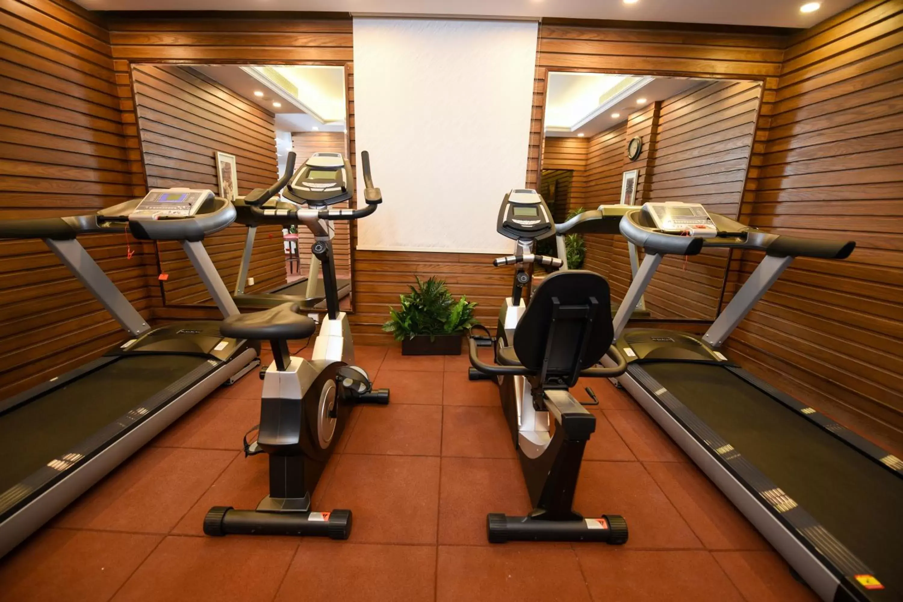 Fitness centre/facilities, Fitness Center/Facilities in Grand Park Hotel Fitness centre/facilities, Fitness Center/Facilities in Grand Park Hotel
