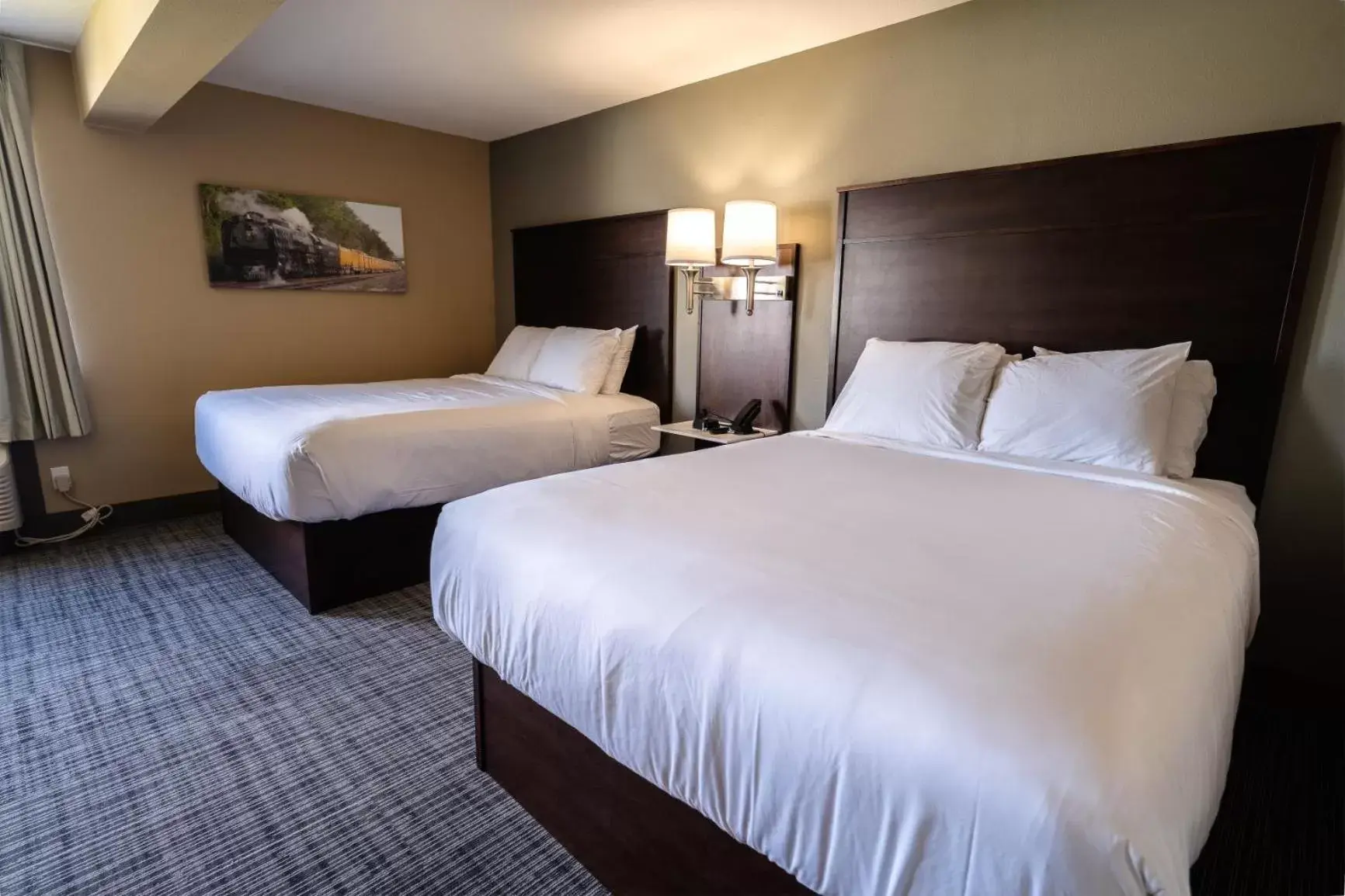 Bed in Cobblestone Inn & Suites - Trenton