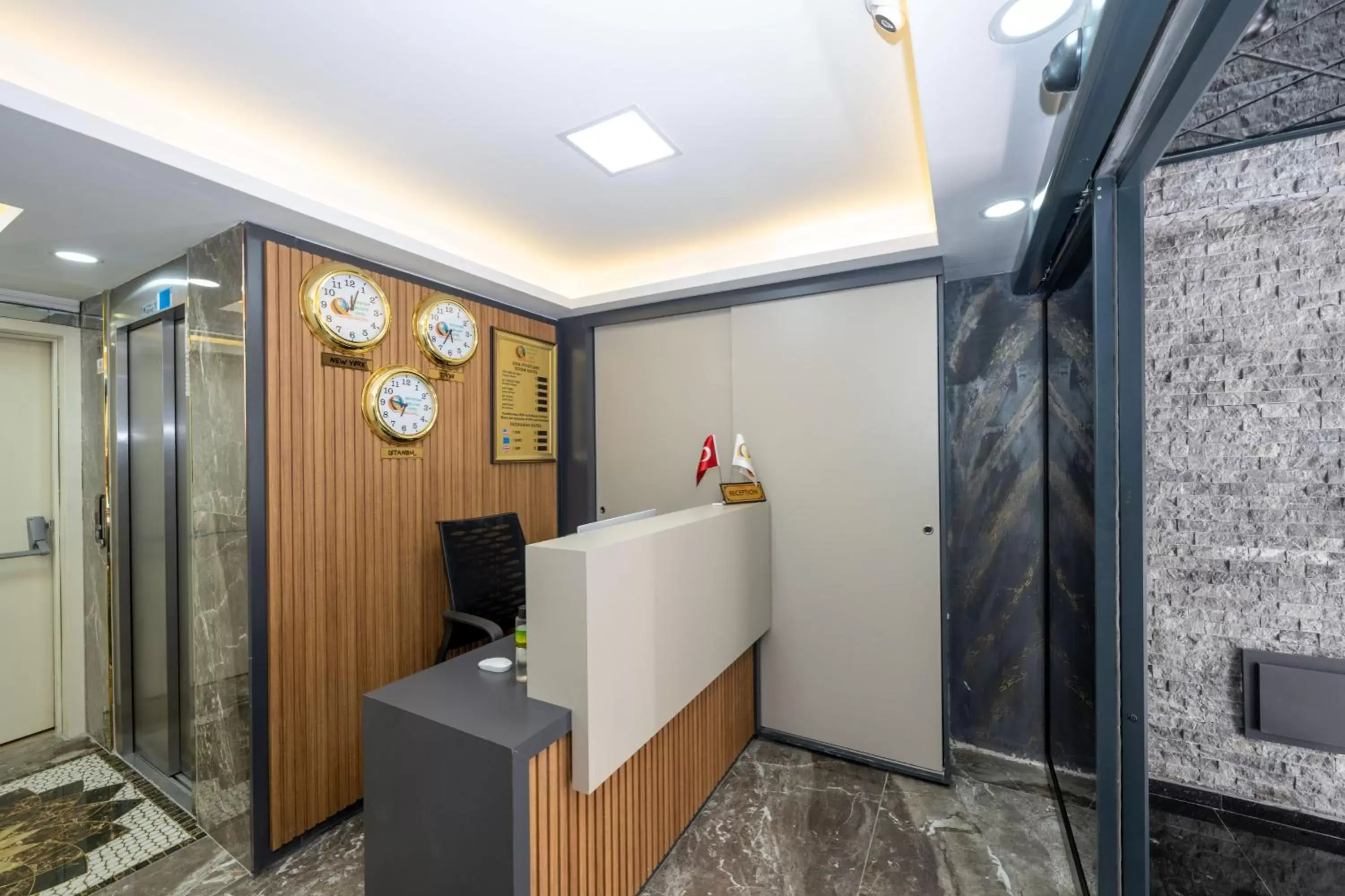 Lobby or reception in SKYSTAR DELUXE HOTEL Lobby or reception in SKYSTAR DELUXE HOTEL