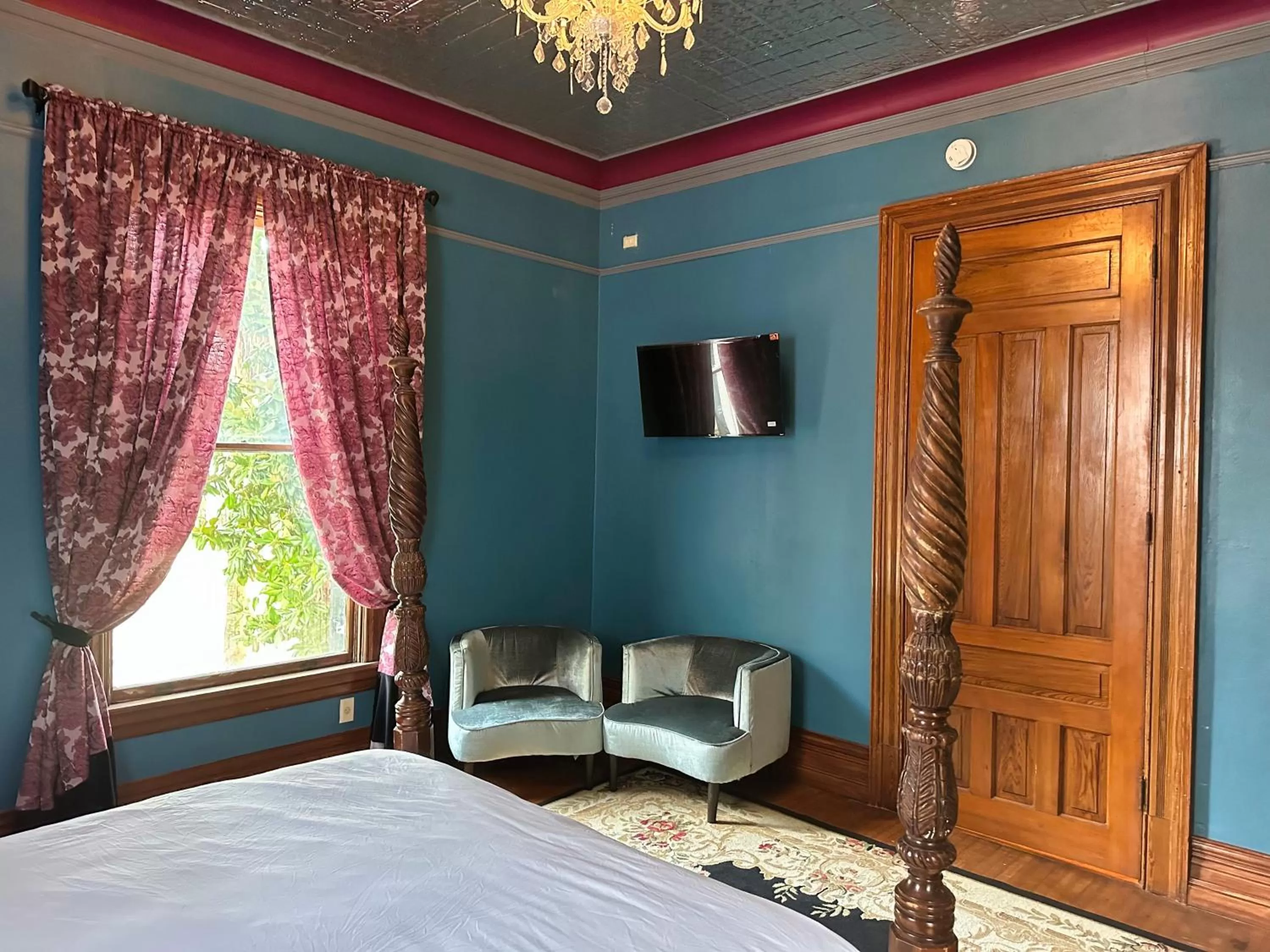 Bedroom, Bed in The Mansion on 17th, formerly Schaefer Haus