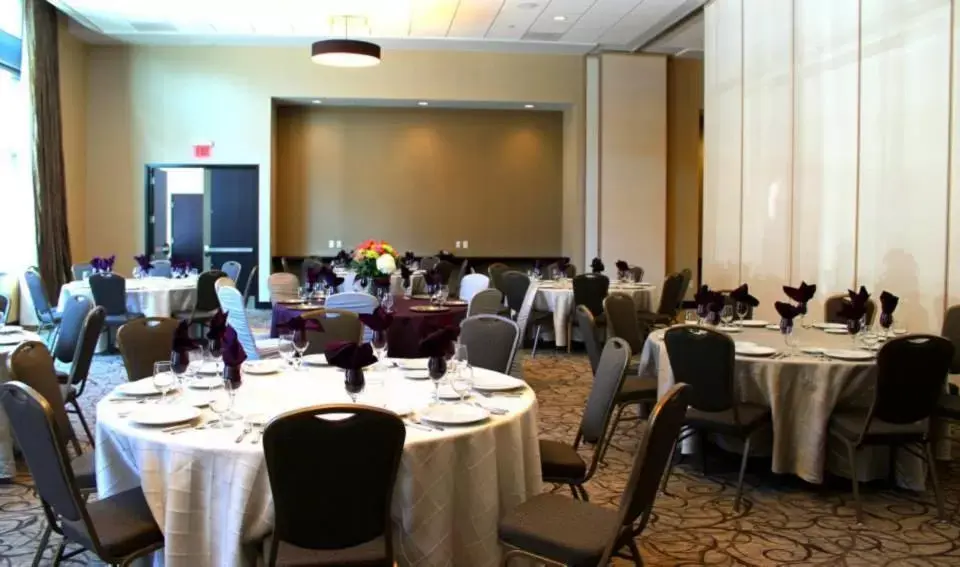 Banquet/Function facilities, Restaurant/Places to Eat in Kent State University Hotel and Conference Center