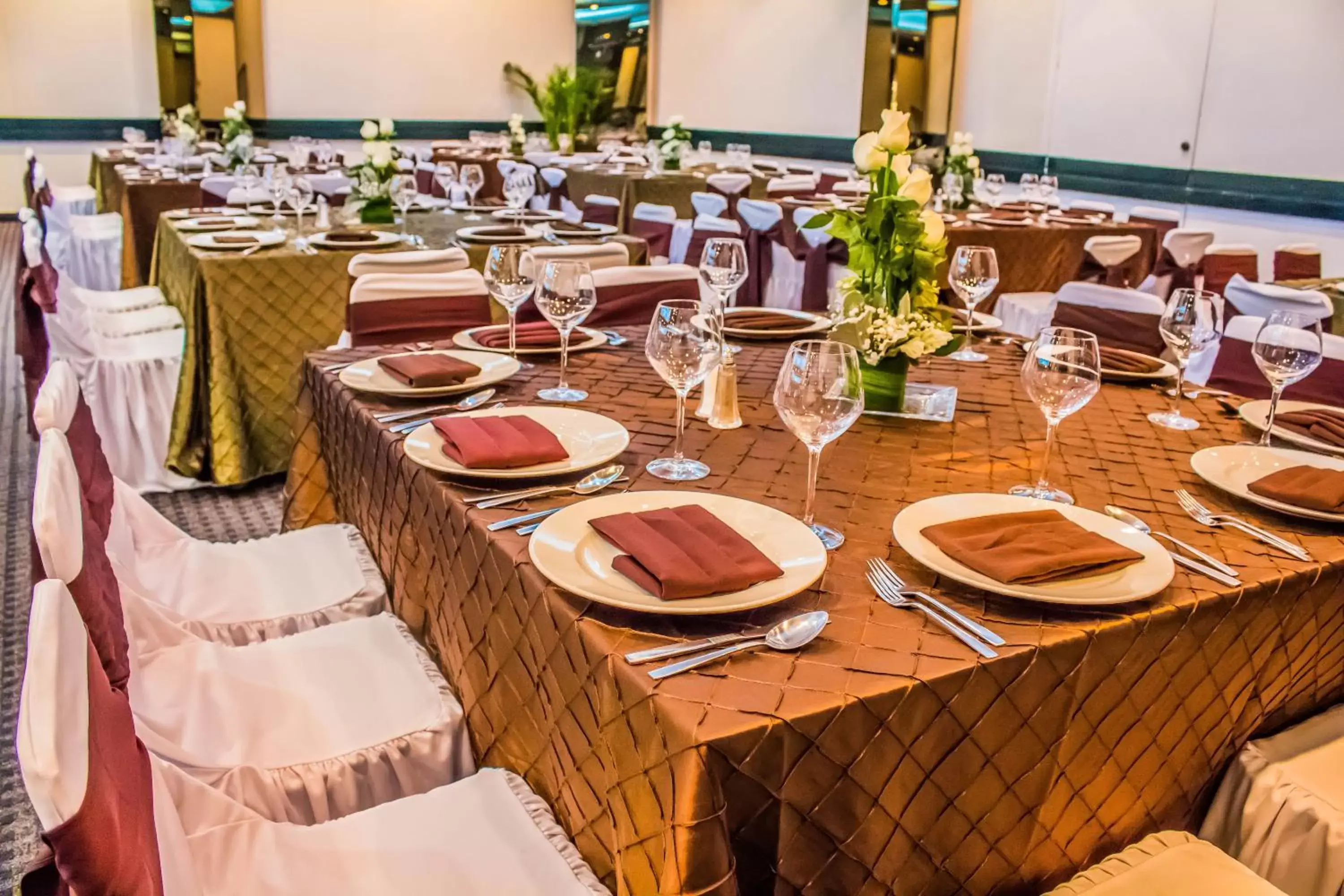Banquet/Function facilities, Restaurant/Places to Eat in Hotel Guadalajara Plaza Ejecutivo Lopez Mateos
