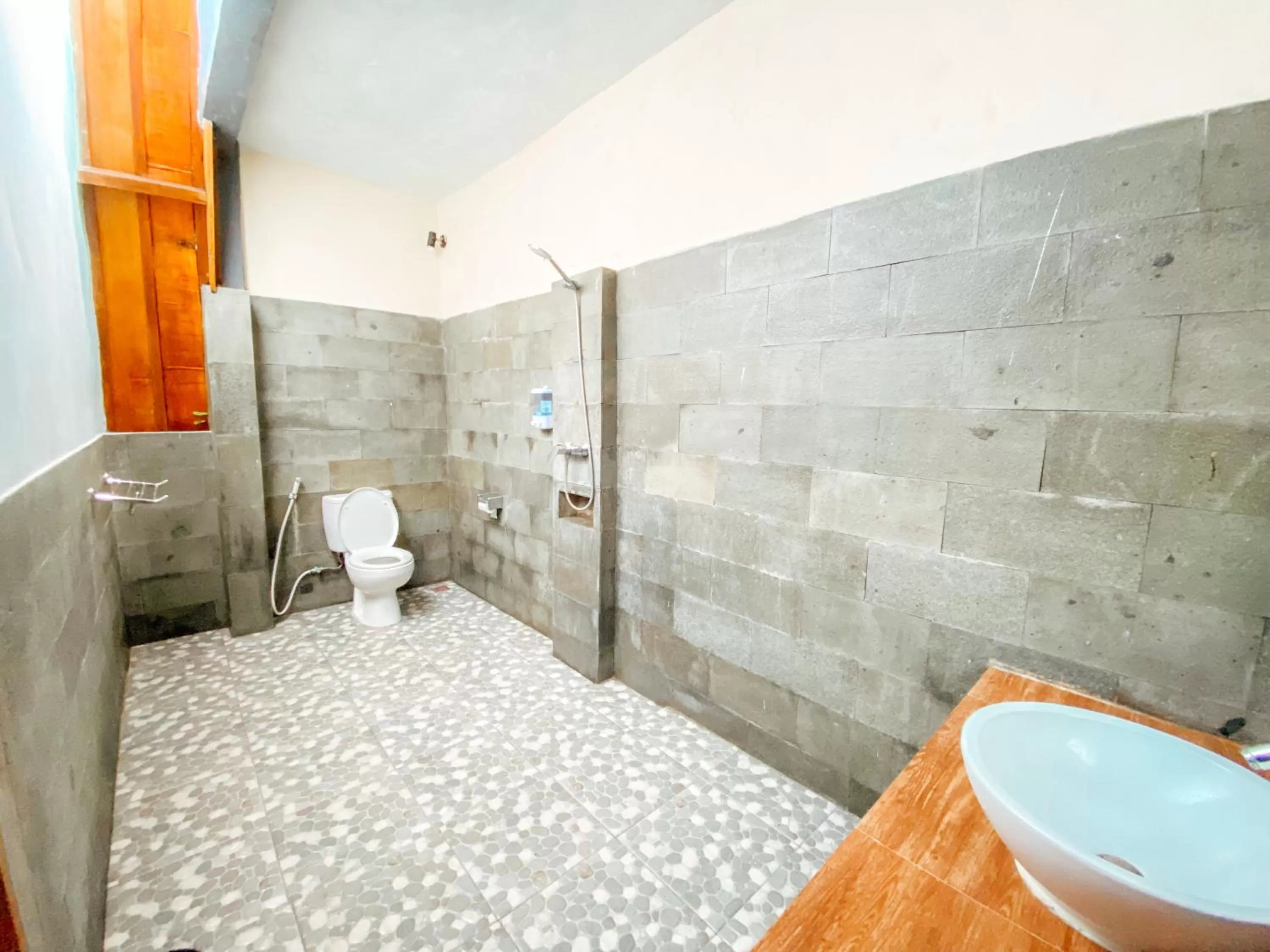 Bathroom in Uki village bungalows