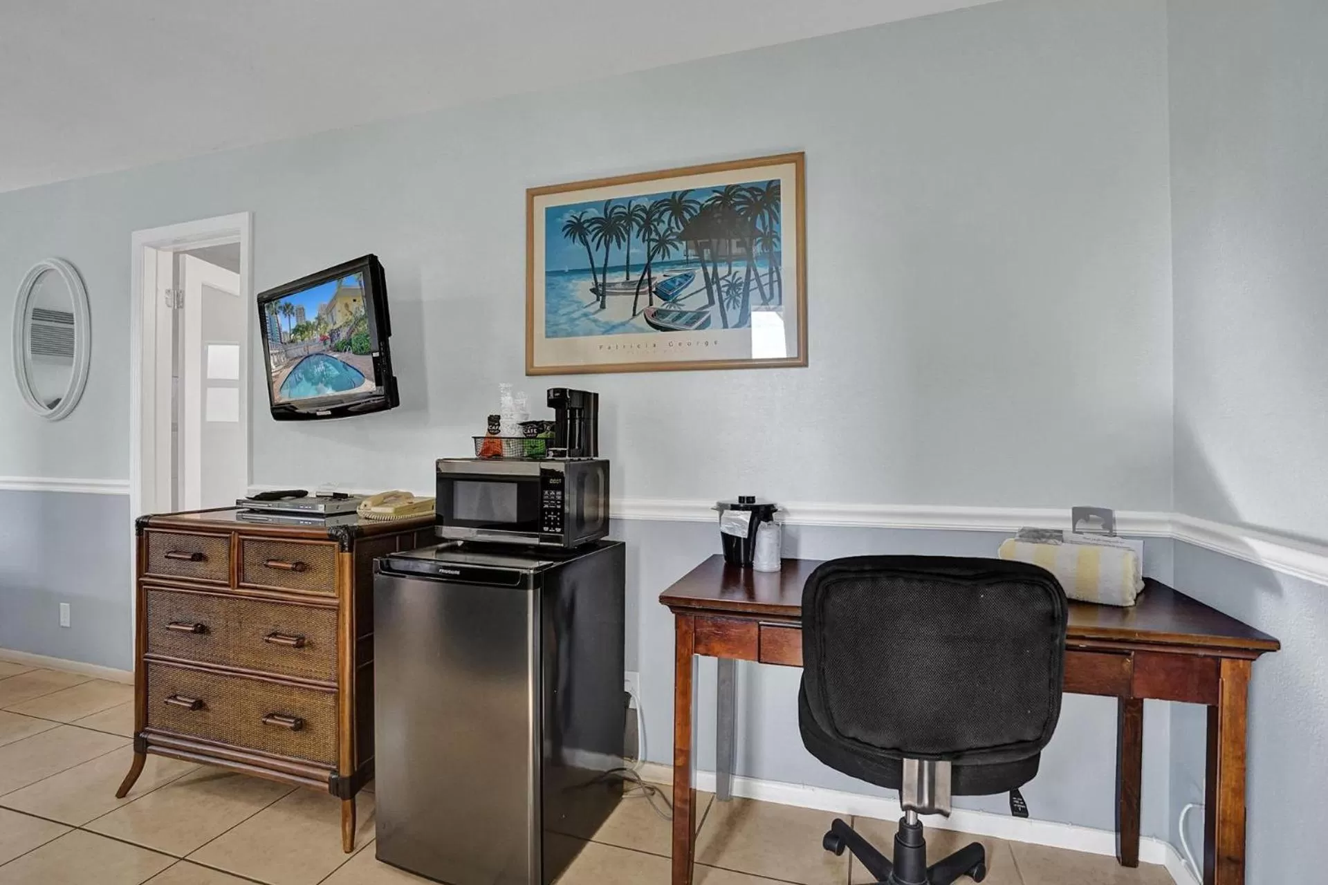 TV and multimedia, TV/Entertainment Center in The Worthington Resorts - Clothing Optional - Men Only - Solo hombres