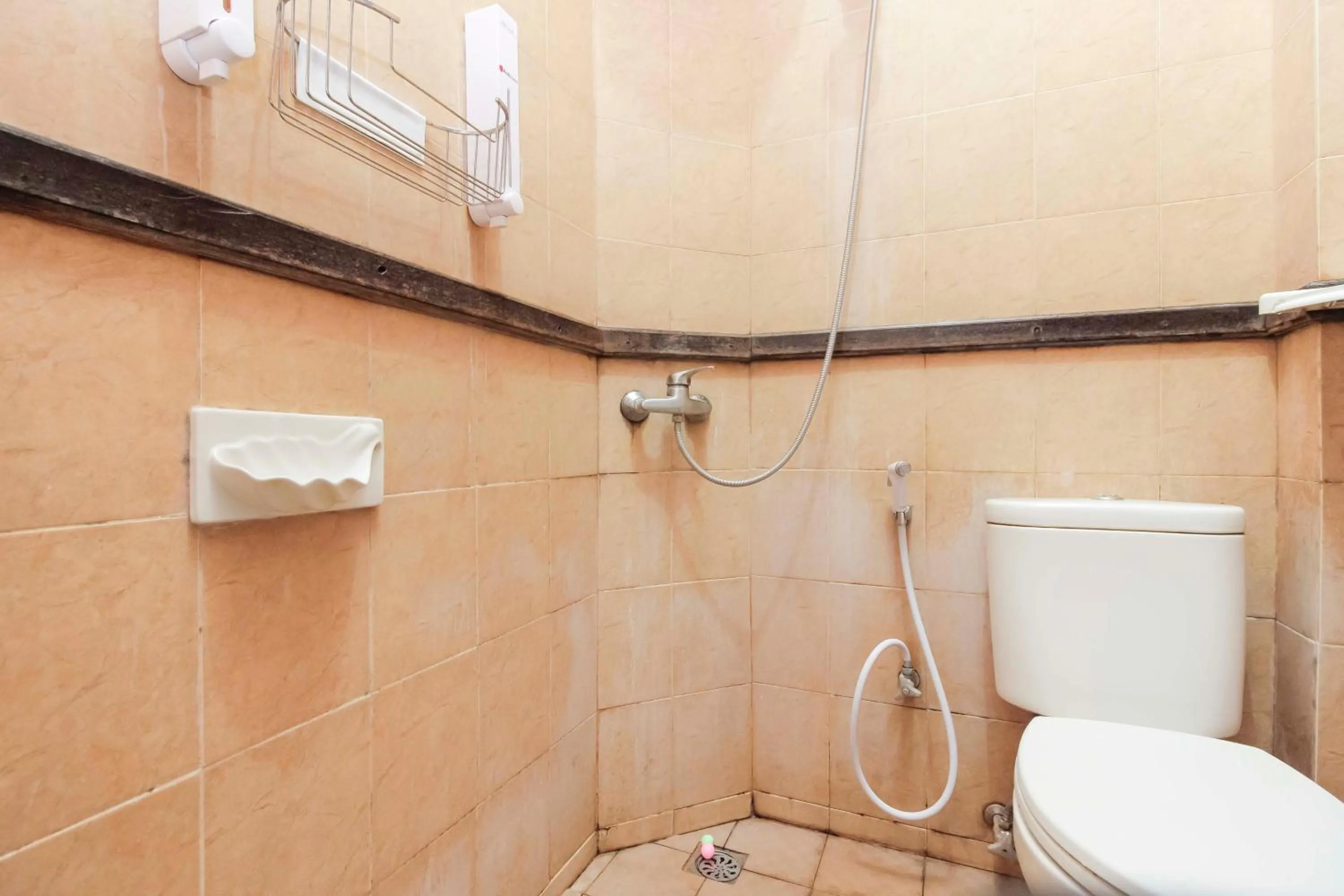 Bathroom in RedDoorz @ Cilandak Timur