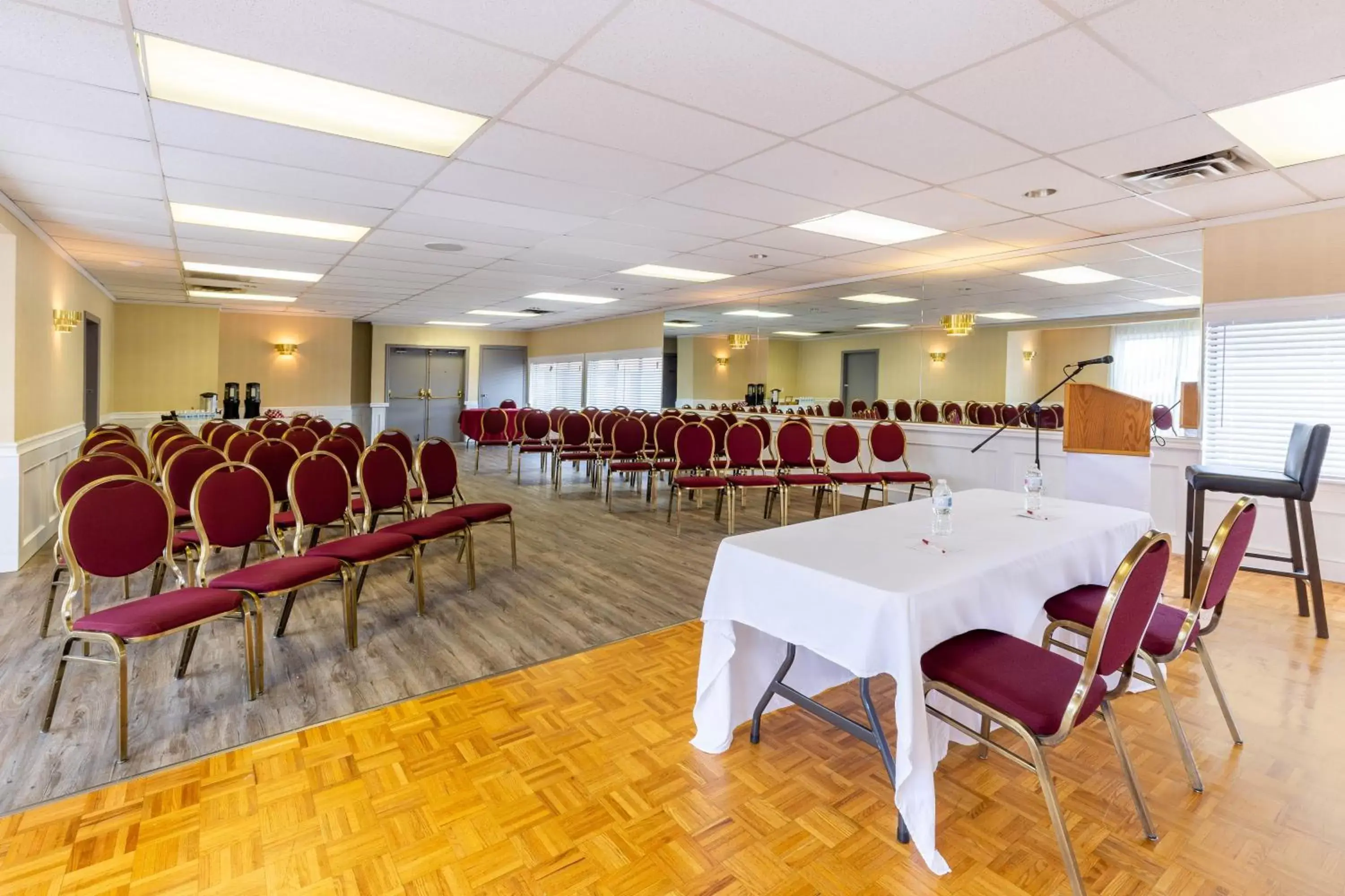 Meeting/conference room in Ramada by Wyndham Coquitlam