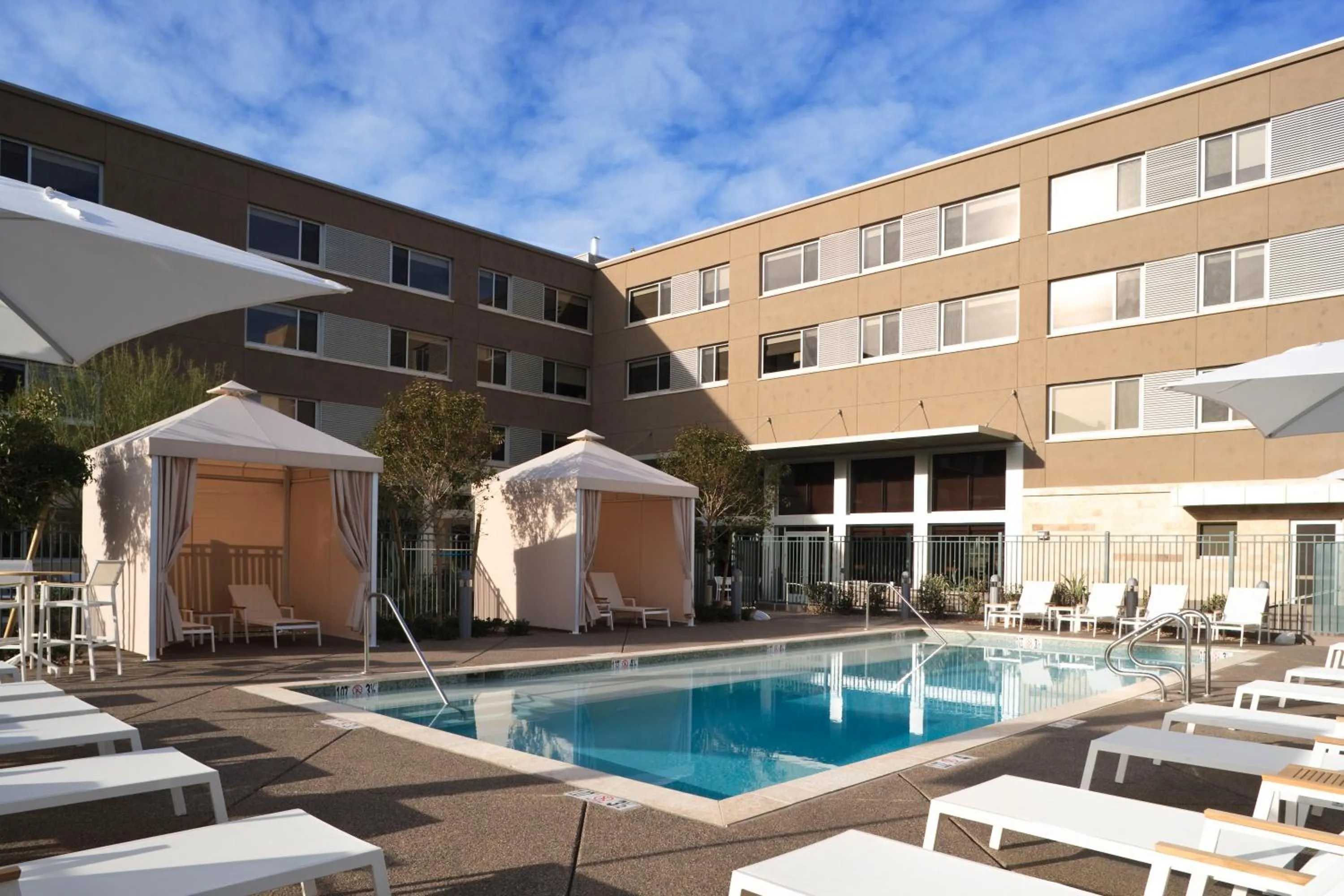 Swimming pool in Element Las Vegas Summerlin