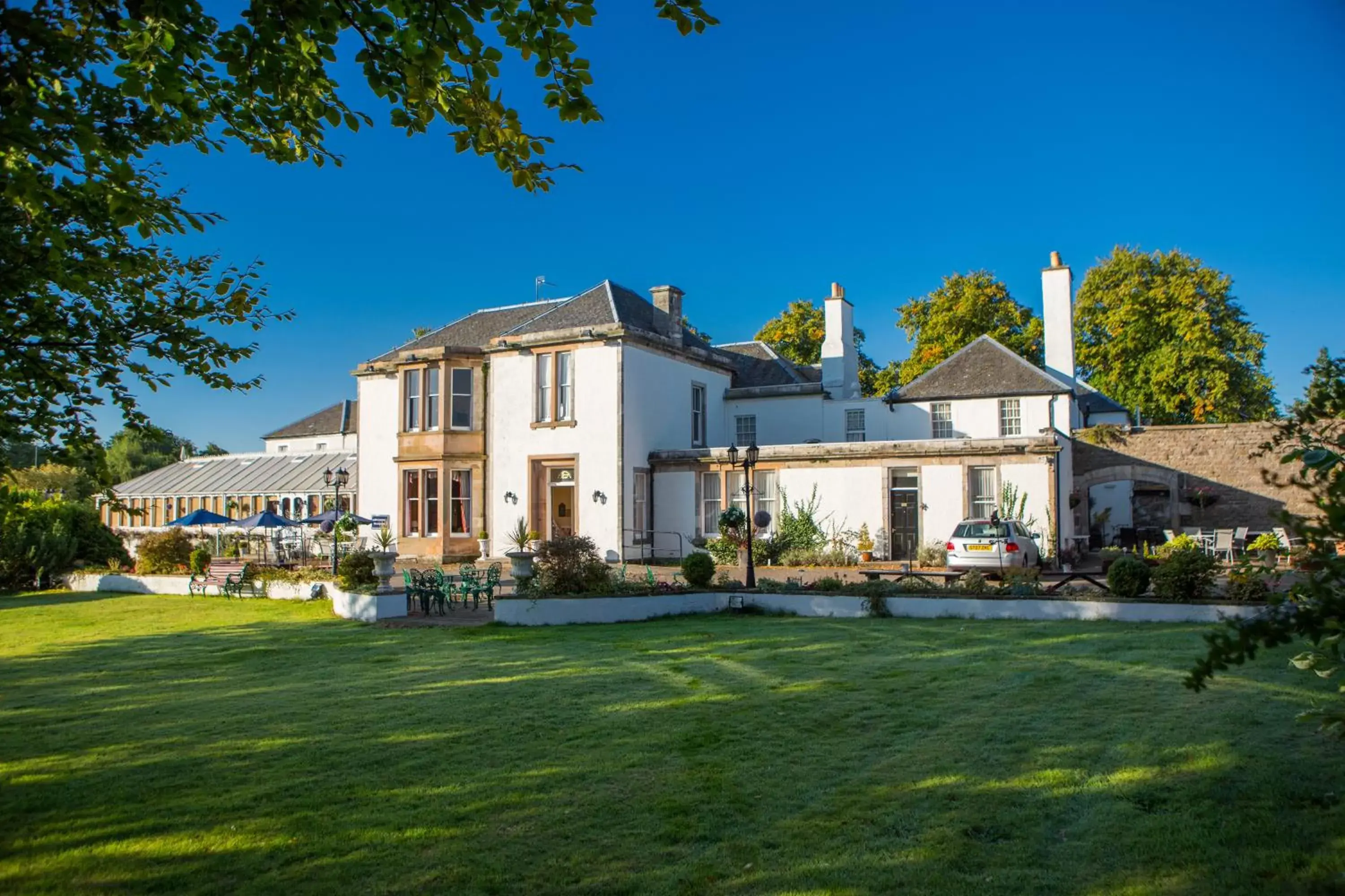 Garden, Property Building in Maitlandfield House Hotel