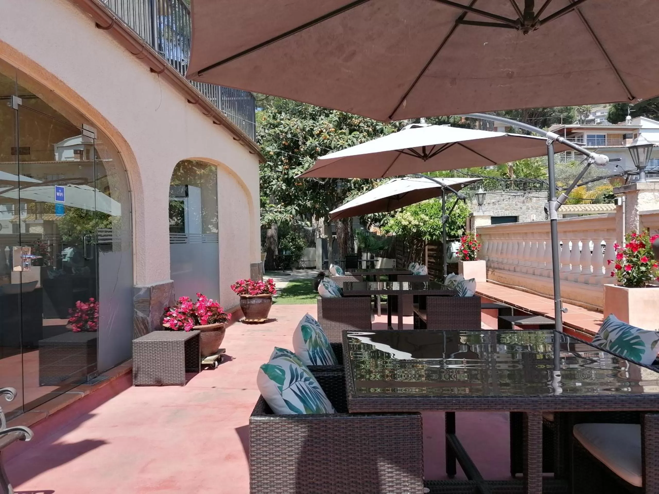 Patio in Cal Music B&B