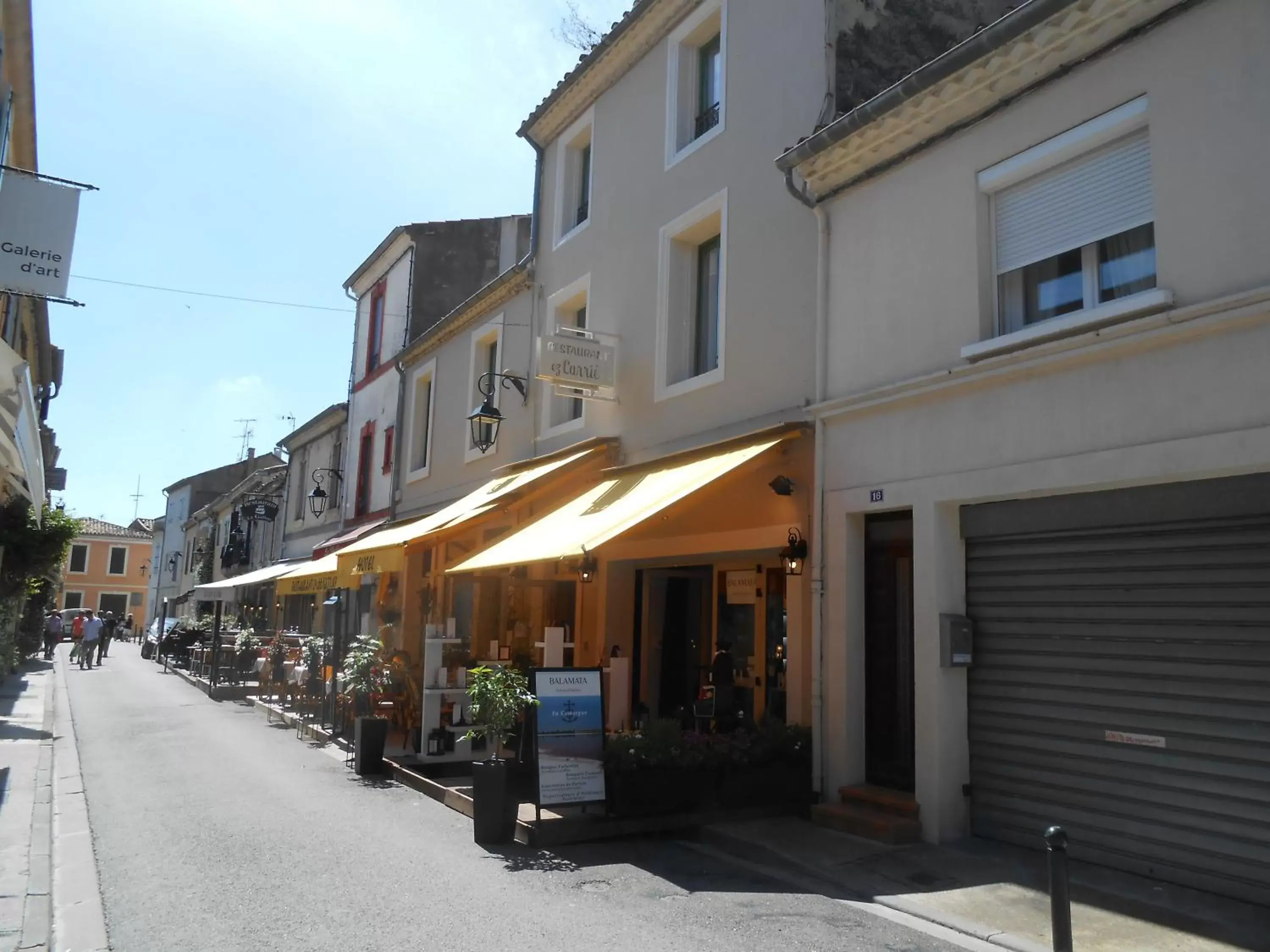 Property building in Hôtel-Restaurant "Chez Carrière"