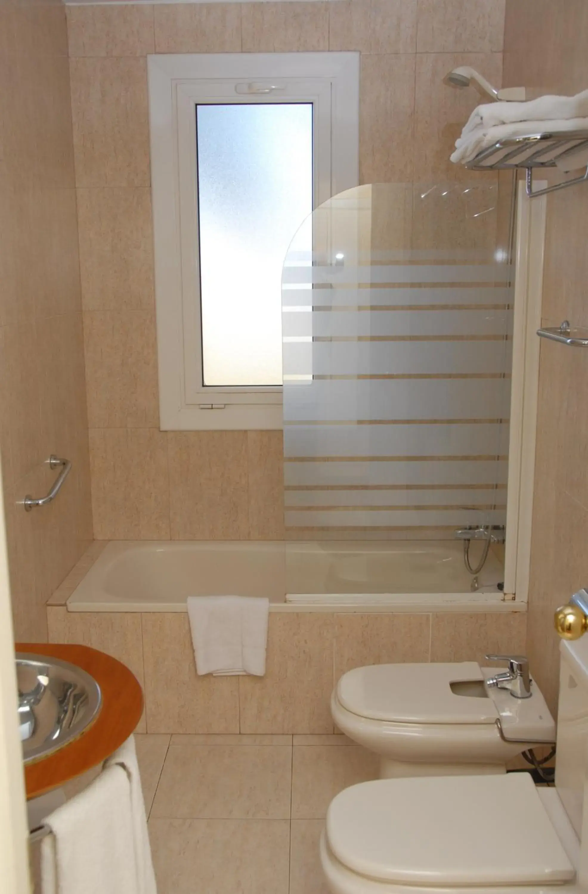 Bathroom in Hotel El Castell