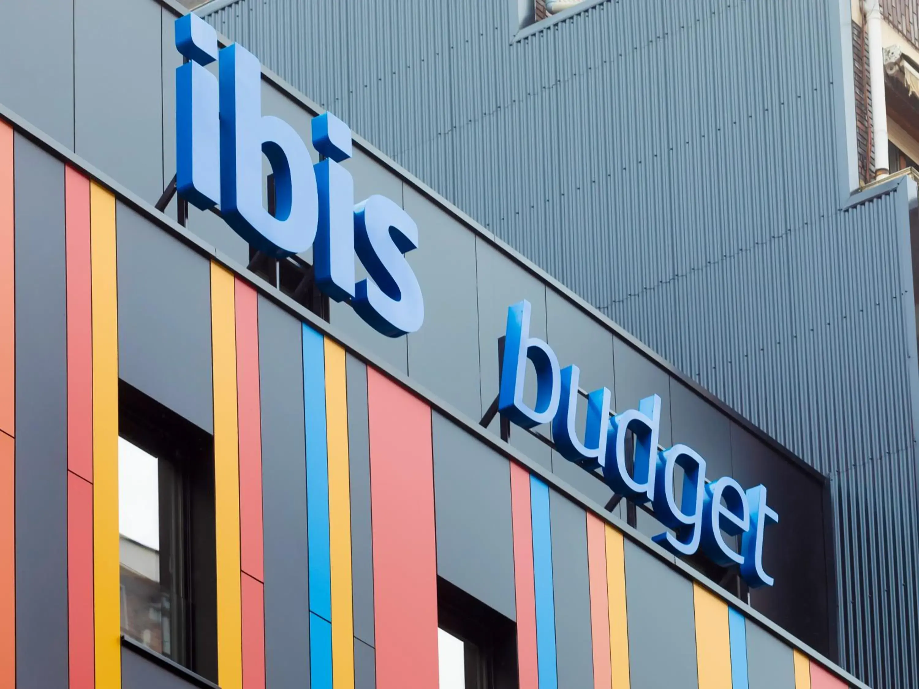 Facade/entrance, Property Logo/Sign in ibis budget Bilbao City