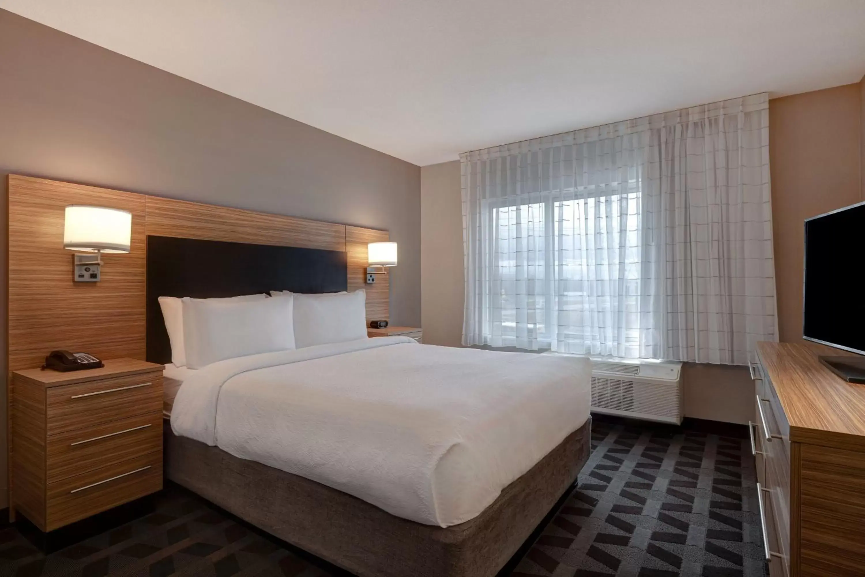 Bedroom, Bed in TownePlace Suites by Marriott Monroe