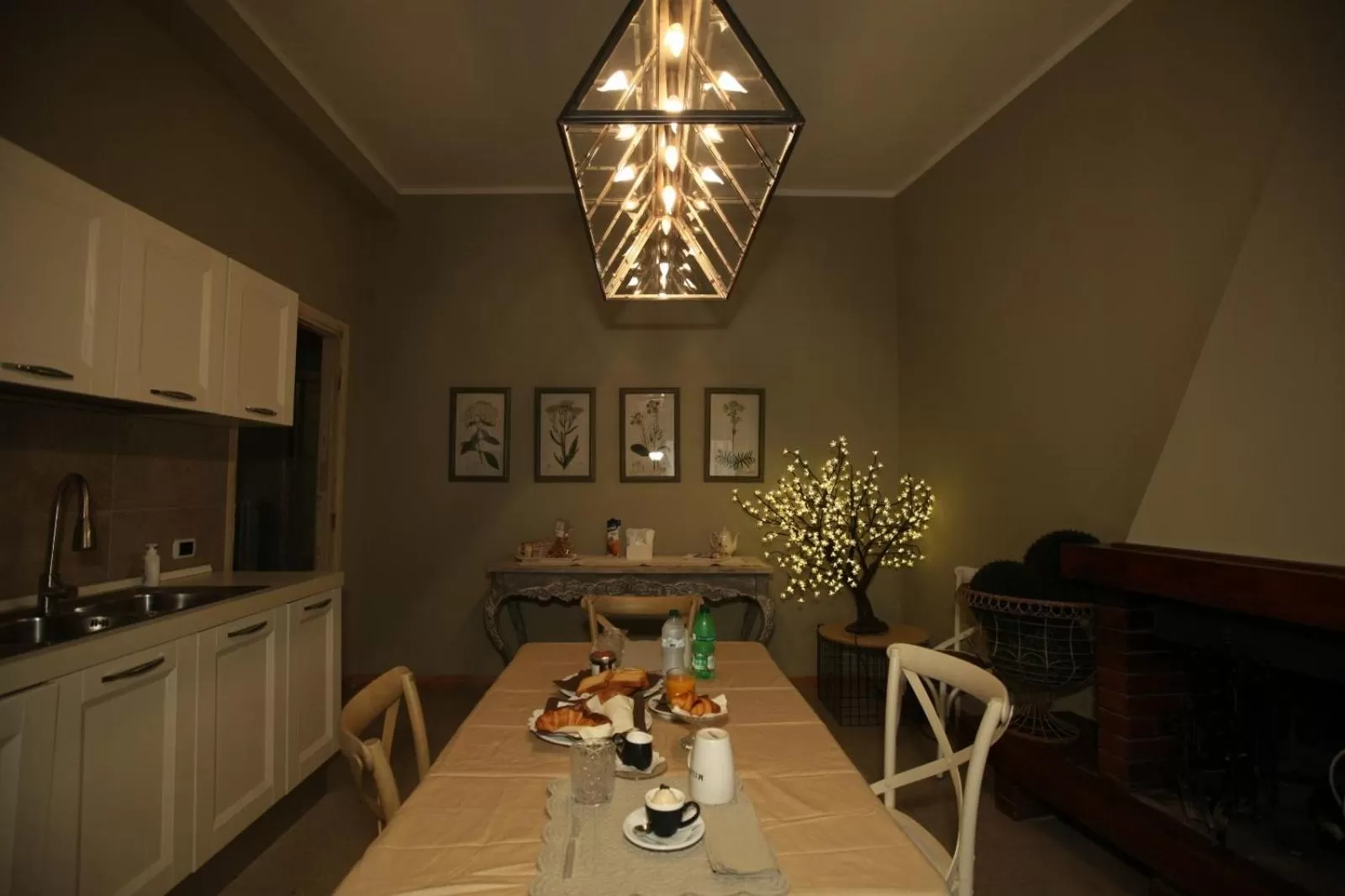 Restaurant/Places to Eat in LE ZAGARE B&B - Ares