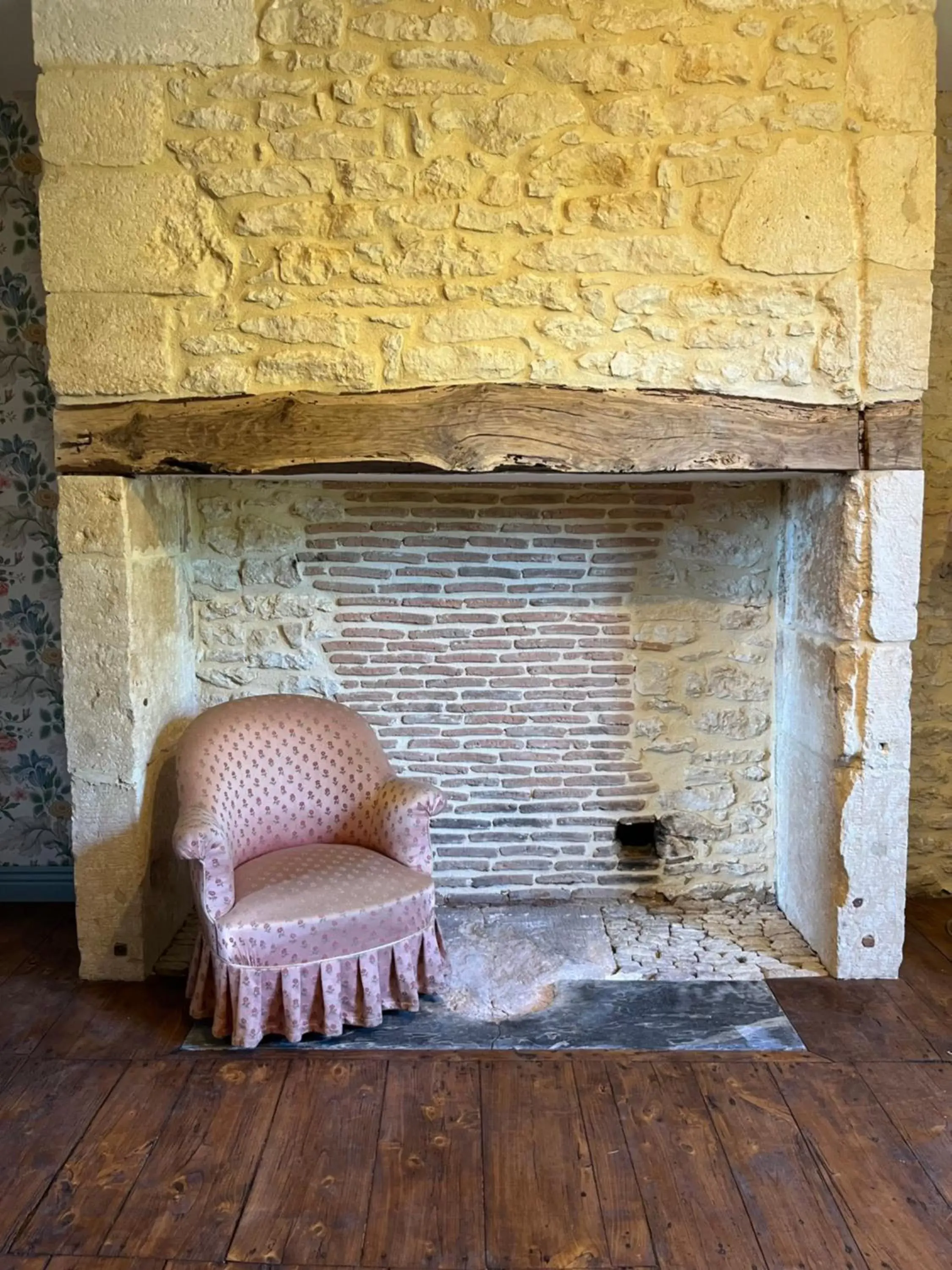 Decorative detail in Le Clos Chalmon Chambre d'hôte