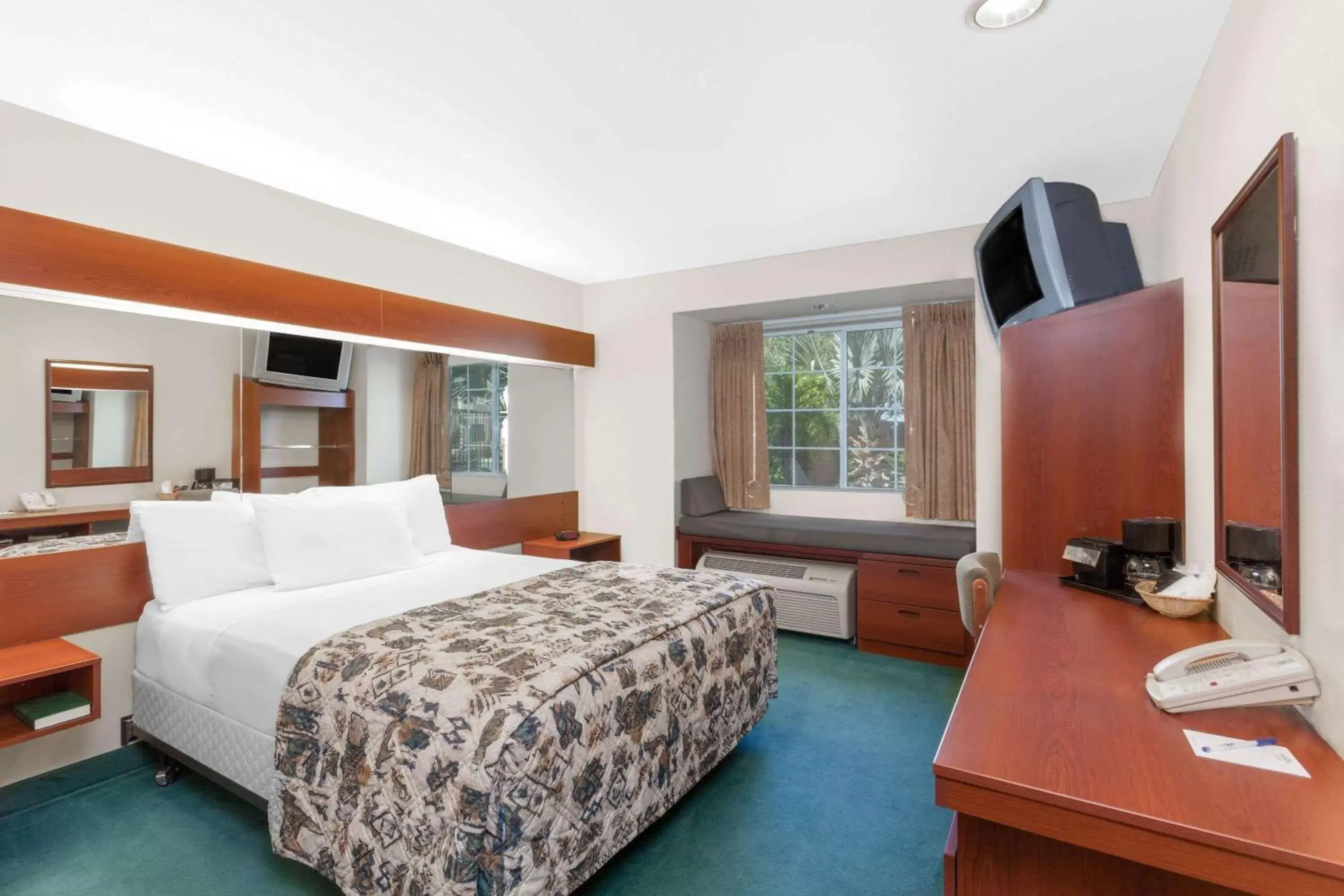 Photo of the whole room, Bed in Microtel Inn & Suites by Wyndham Wellton