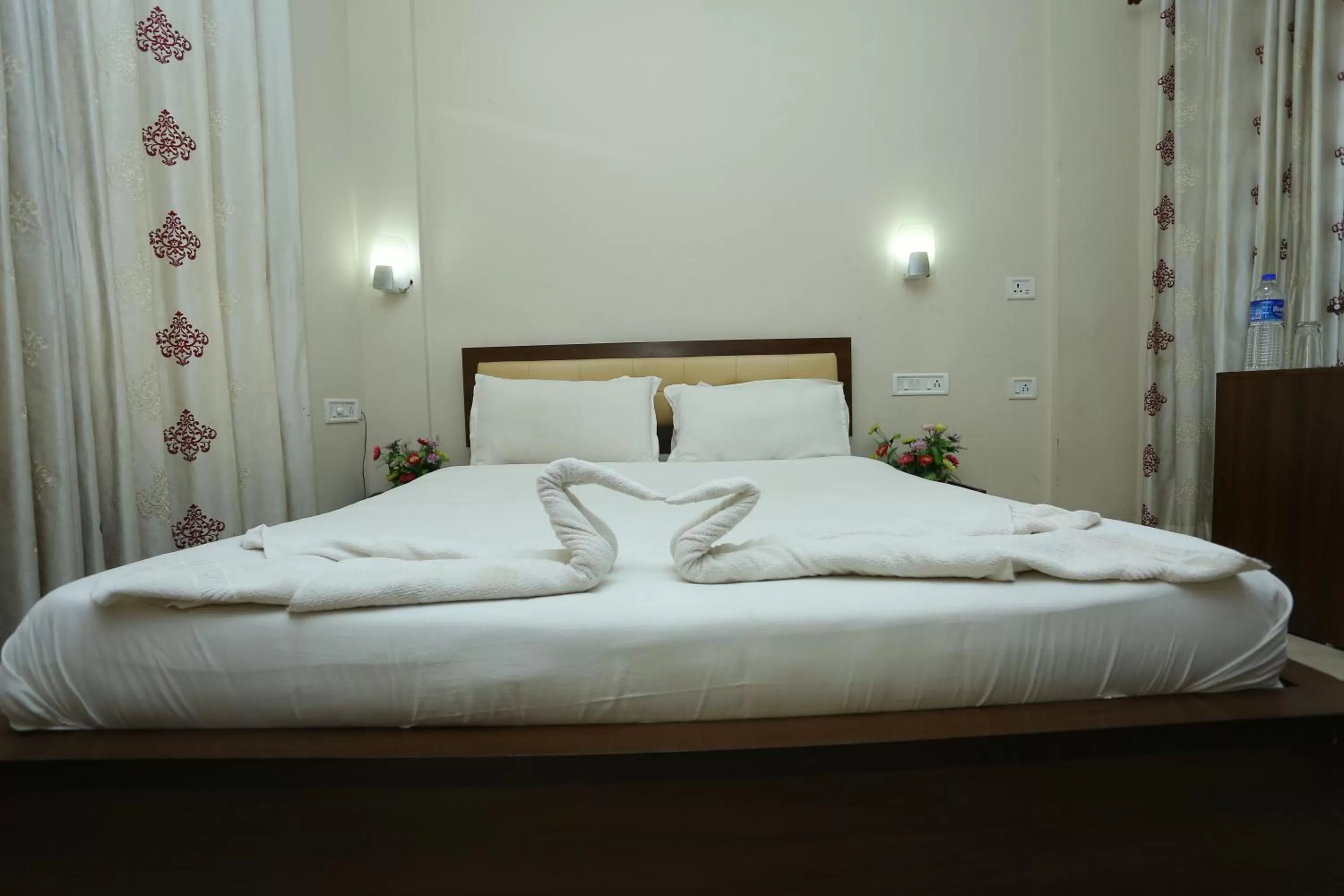 Photo of the whole room, Bed in Hotel Innate Inn