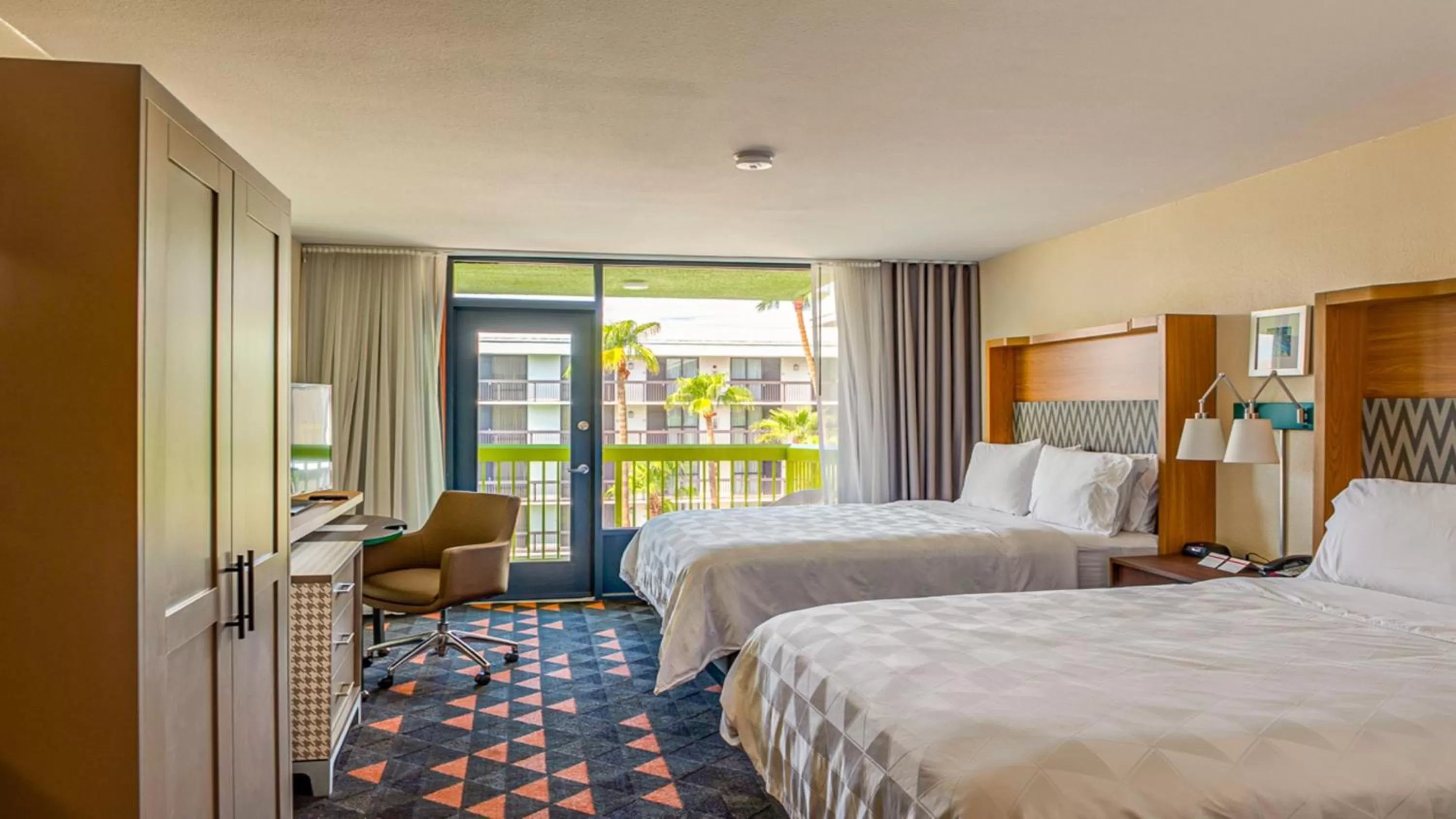 Photo of the whole room, Bed in Holiday Inn Phoenix-Mesa Chandler by IHG