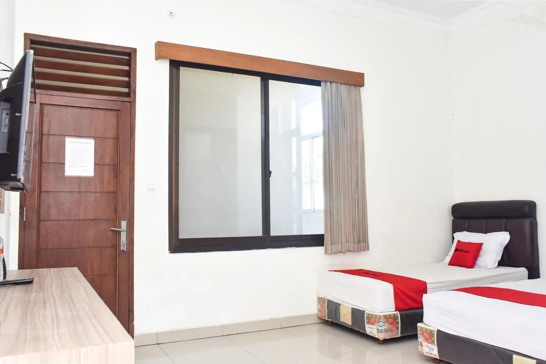 Bedroom, Bed in RedDoorz near Alun Alun Wonosobo