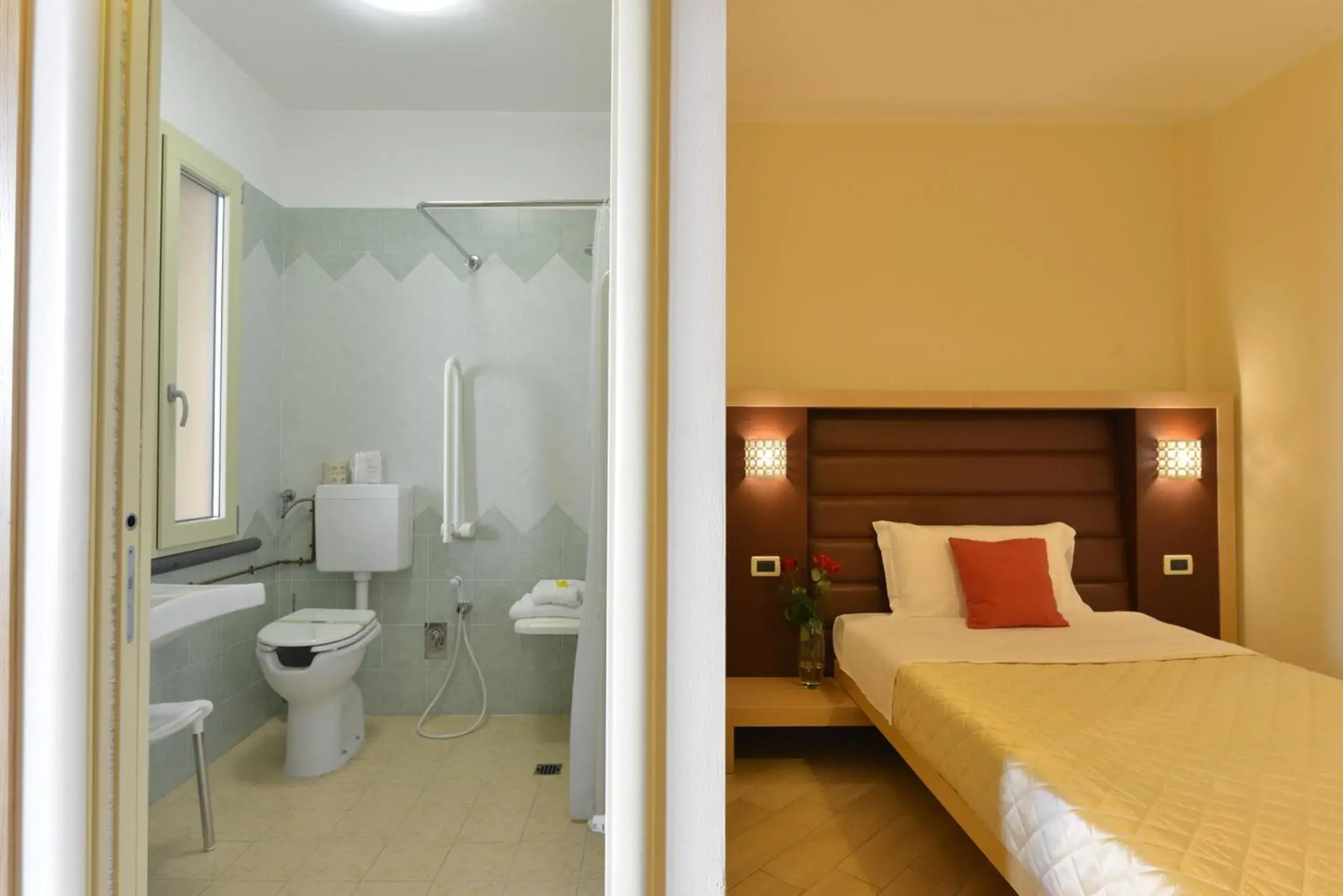 Toilet, Bathroom in Hotel Rosignano