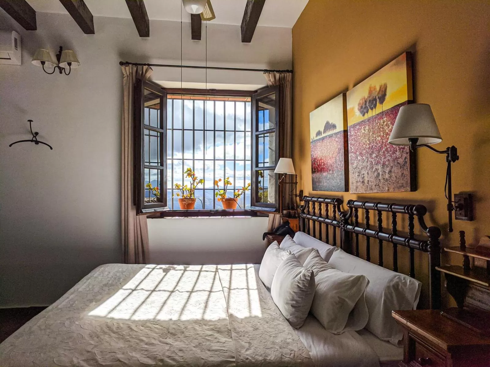 Bed in Hotel Fuente del Sol