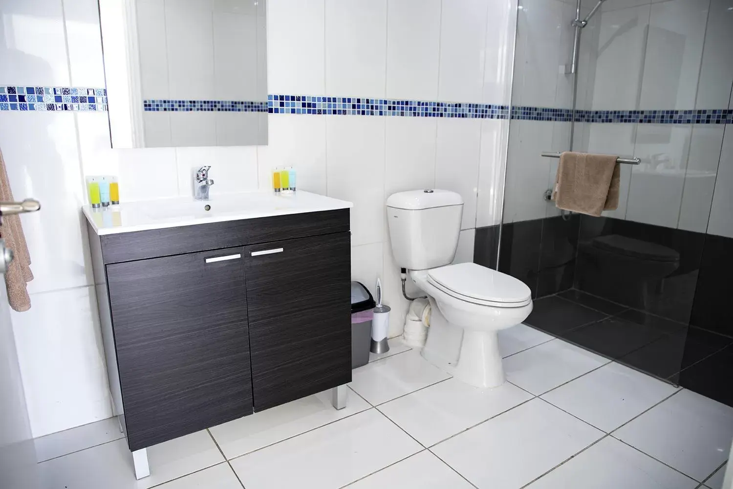 Shower, Bathroom in Sun Hall Beach Hotel Apartments