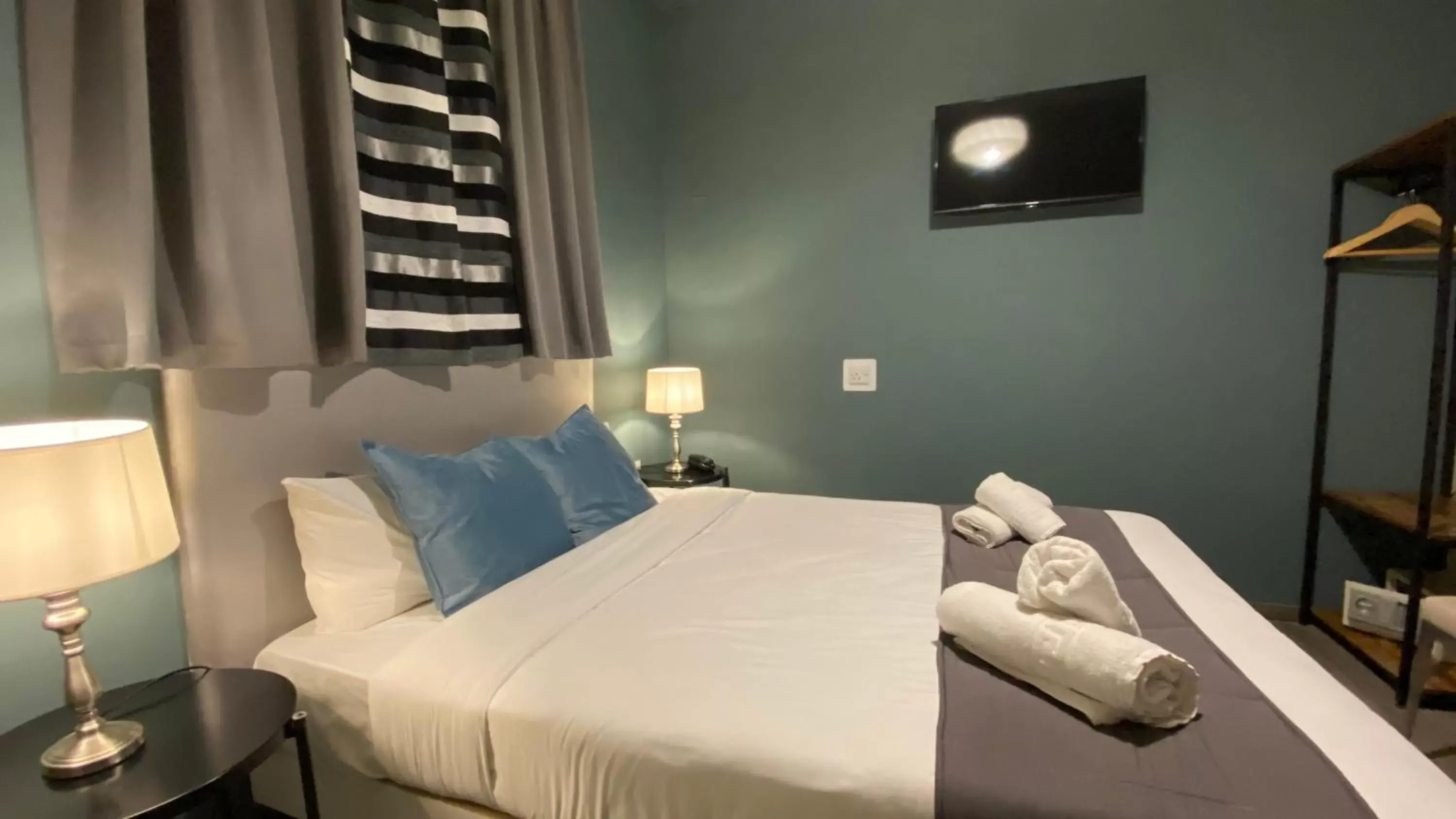 Bed in Sliema Marina Hotel