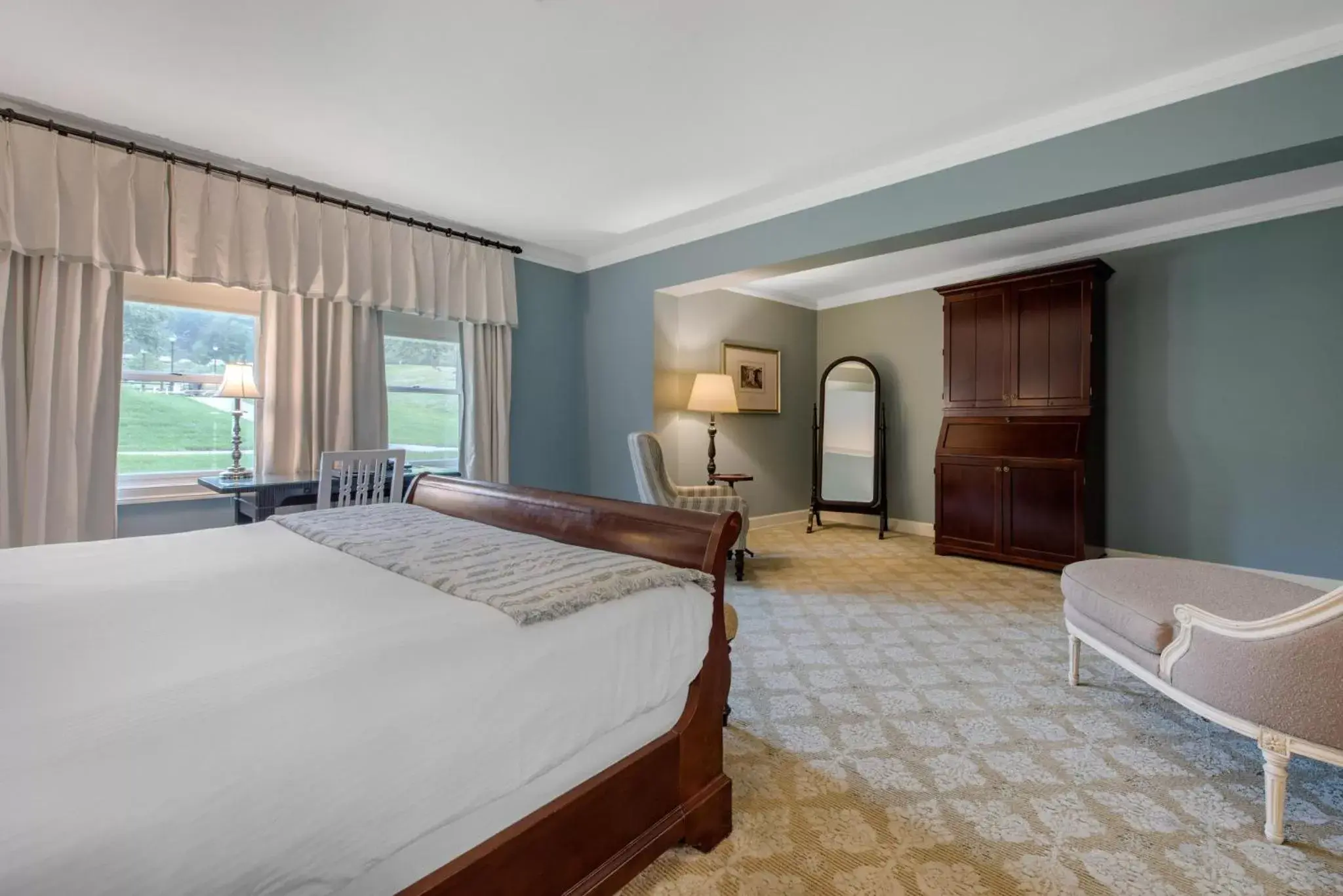 Photo of the whole room in Omni Bedford Springs Resort